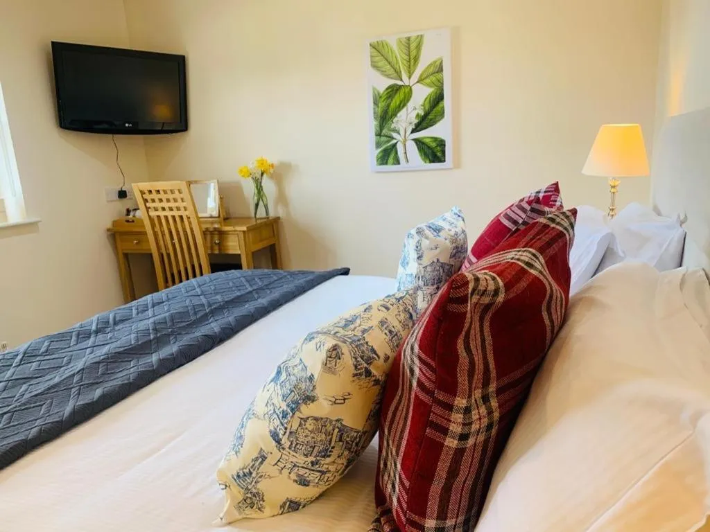 Bed in George & Dragon Country Pub & Hotel Wolverton Townsend