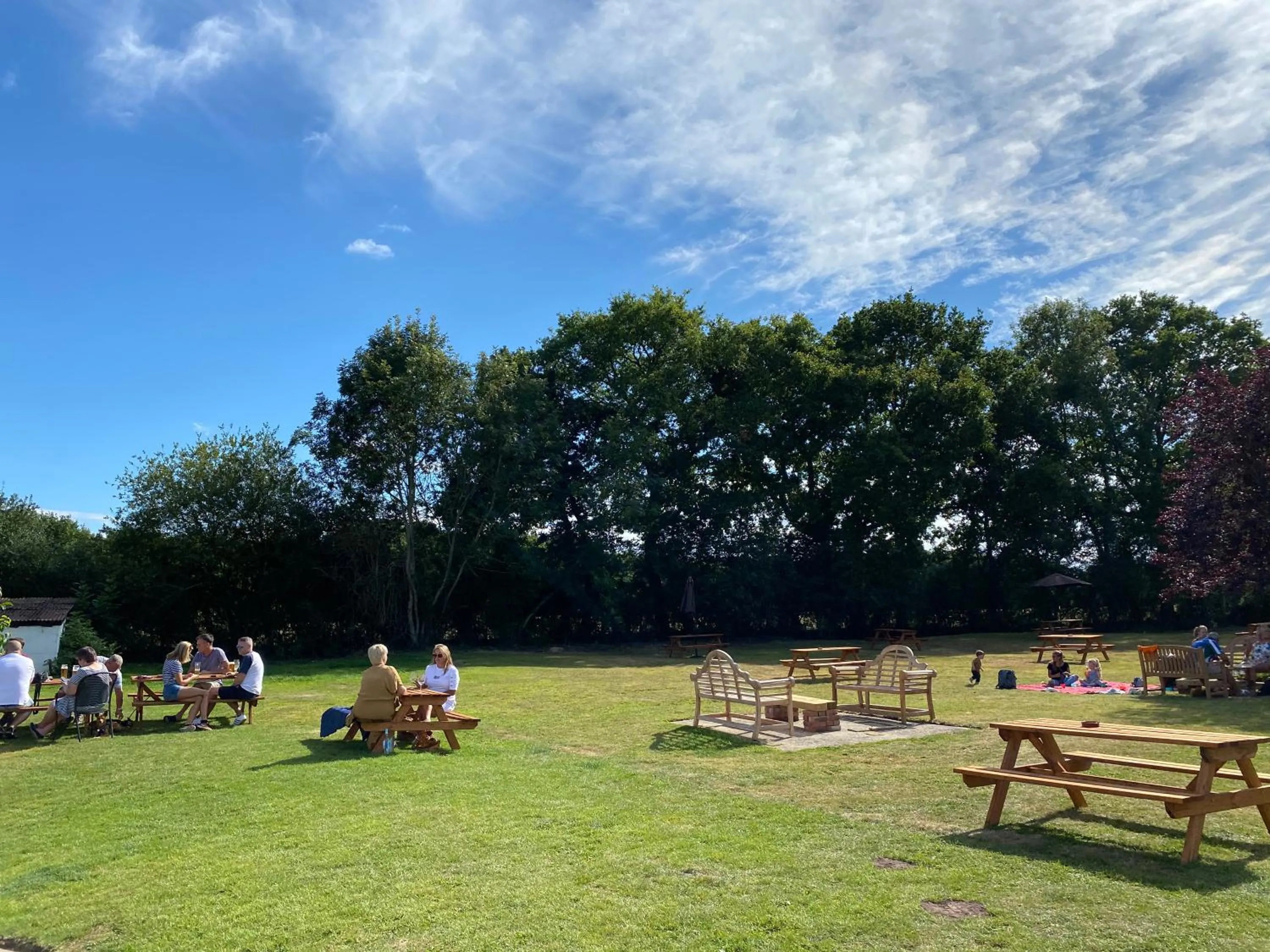 Garden view in George & Dragon Country Pub & Hotel Wolverton Townsend