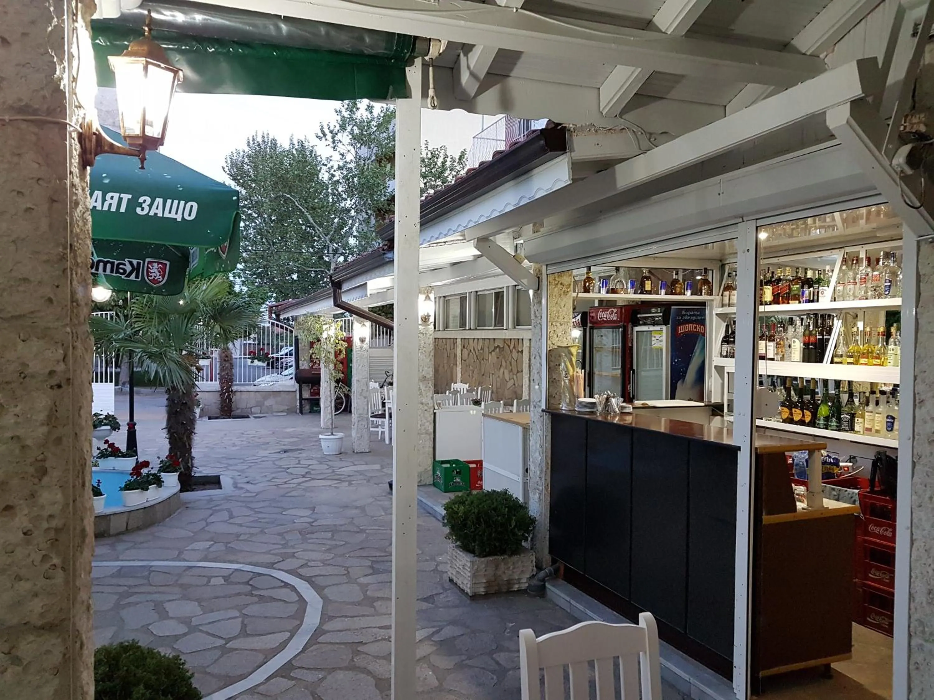 Restaurant/places to eat in Hotel Fantasy