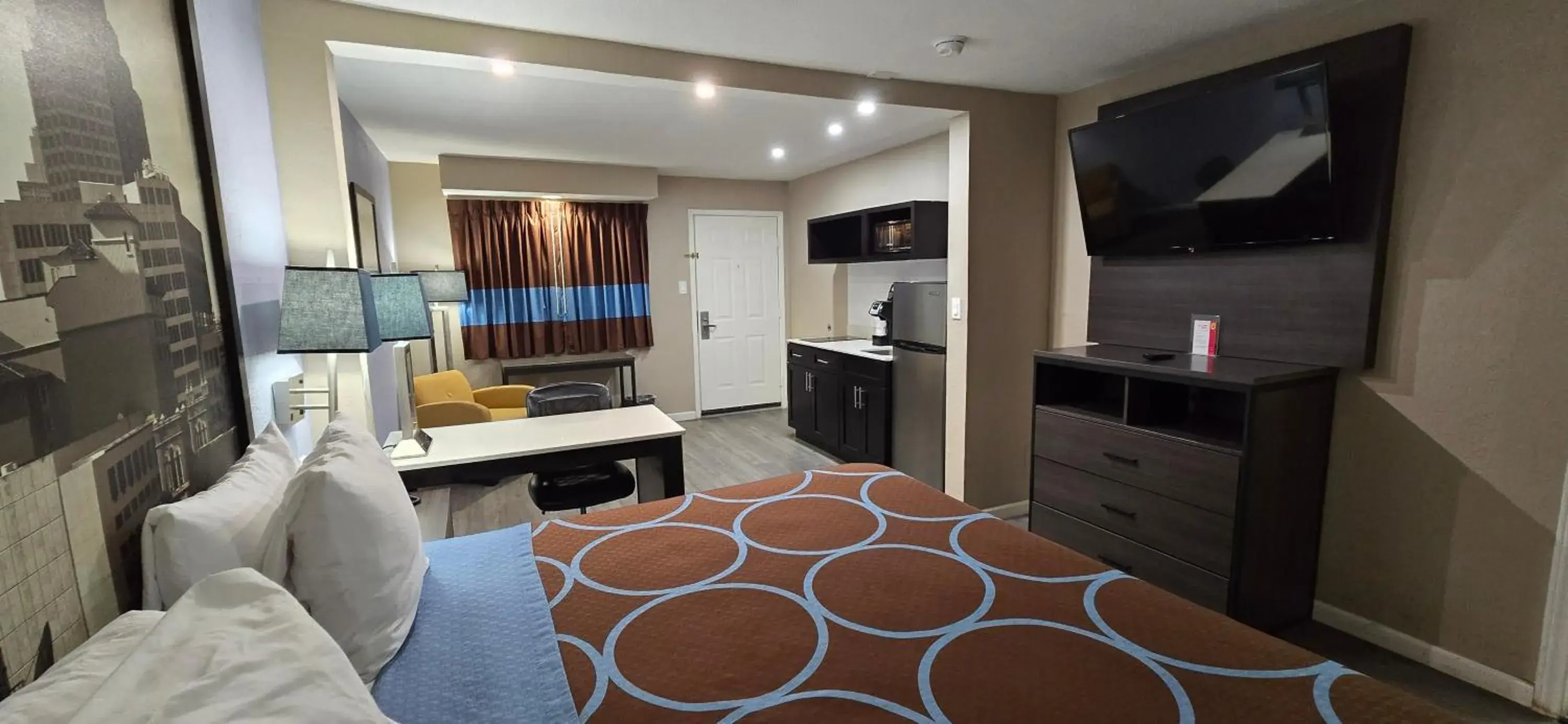 Photo of the whole room, Bed in Super 8 by Wyndham Corpus Christi Northwest Photo of the whole room, Bed in Super 8 by Wyndham Corpus Christi Northwest