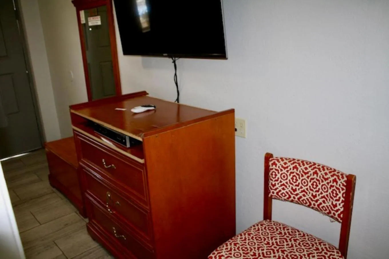 Evening entertainment in Budget Inn