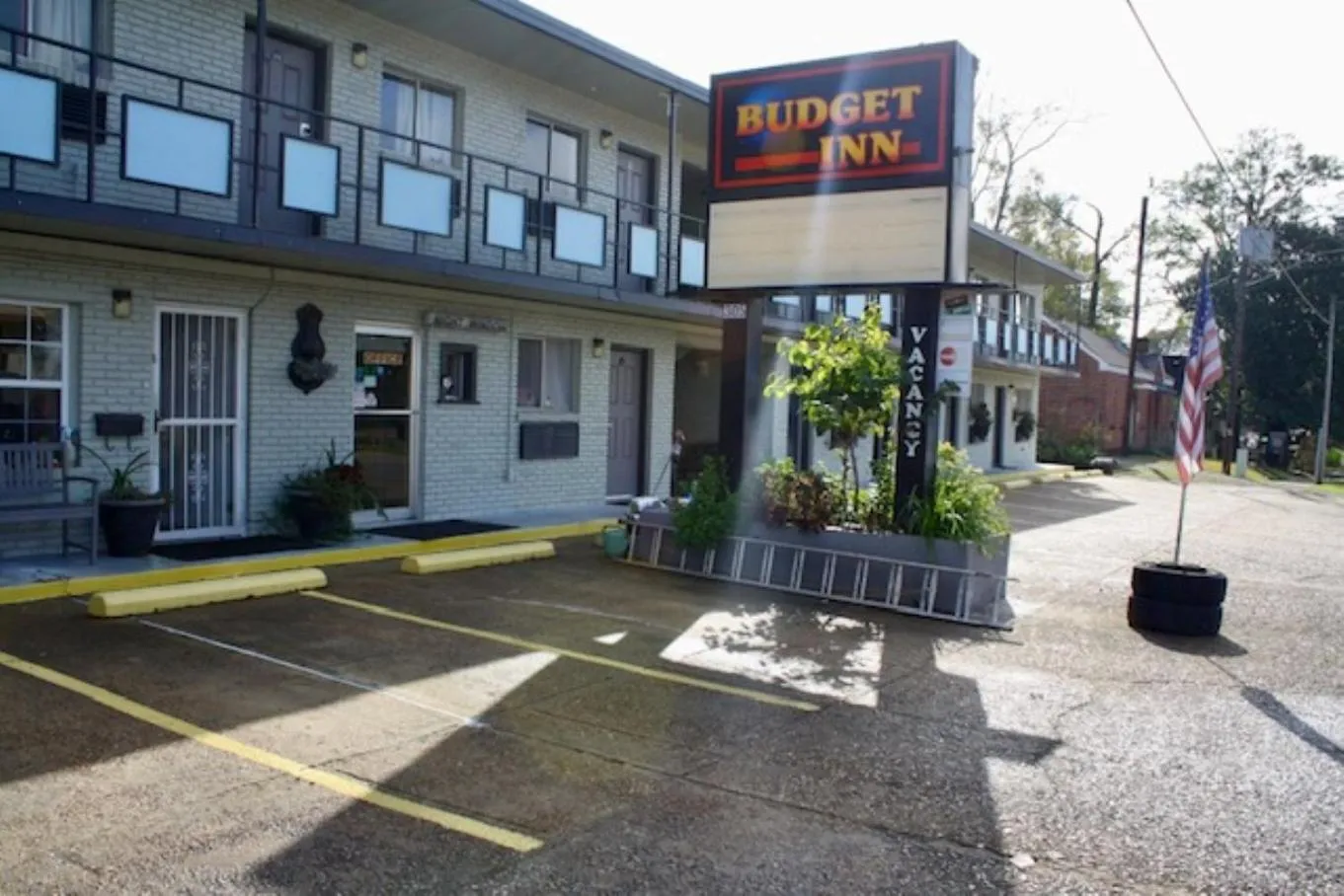 Property building in Budget Inn