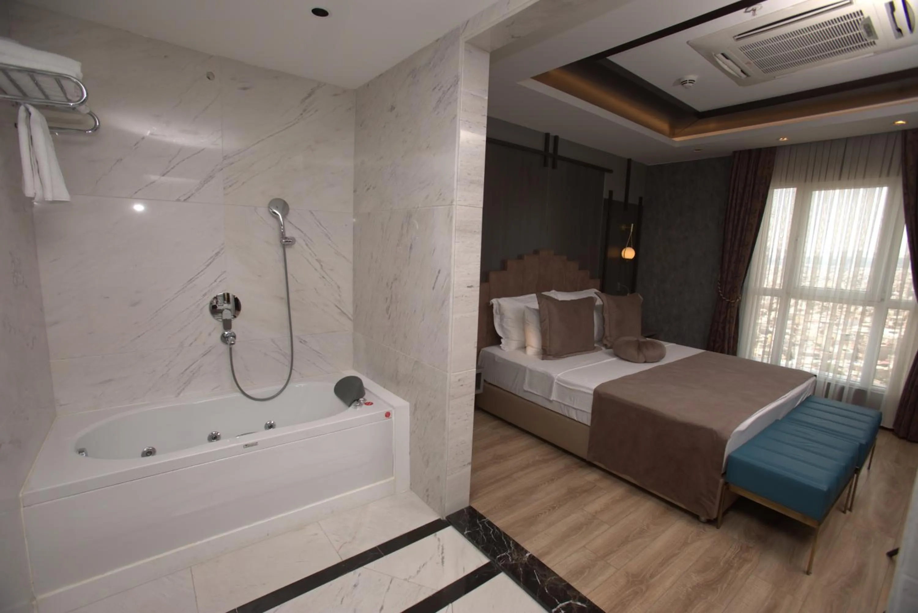 Bath, Bed in The Green Park Gaziantep