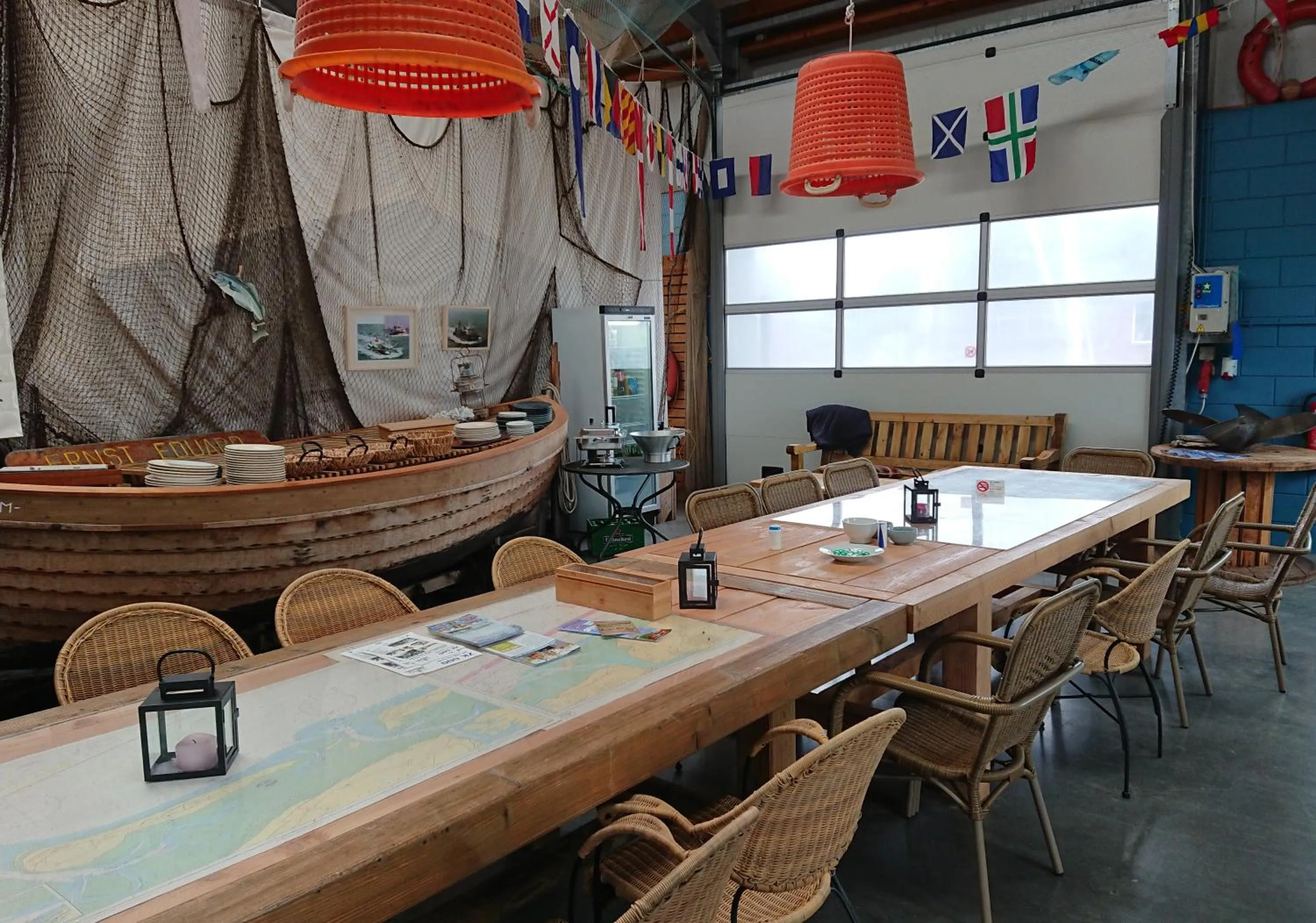 Communal lounge/ TV room in Slaaphuisjes LauwersmeerPlezier!