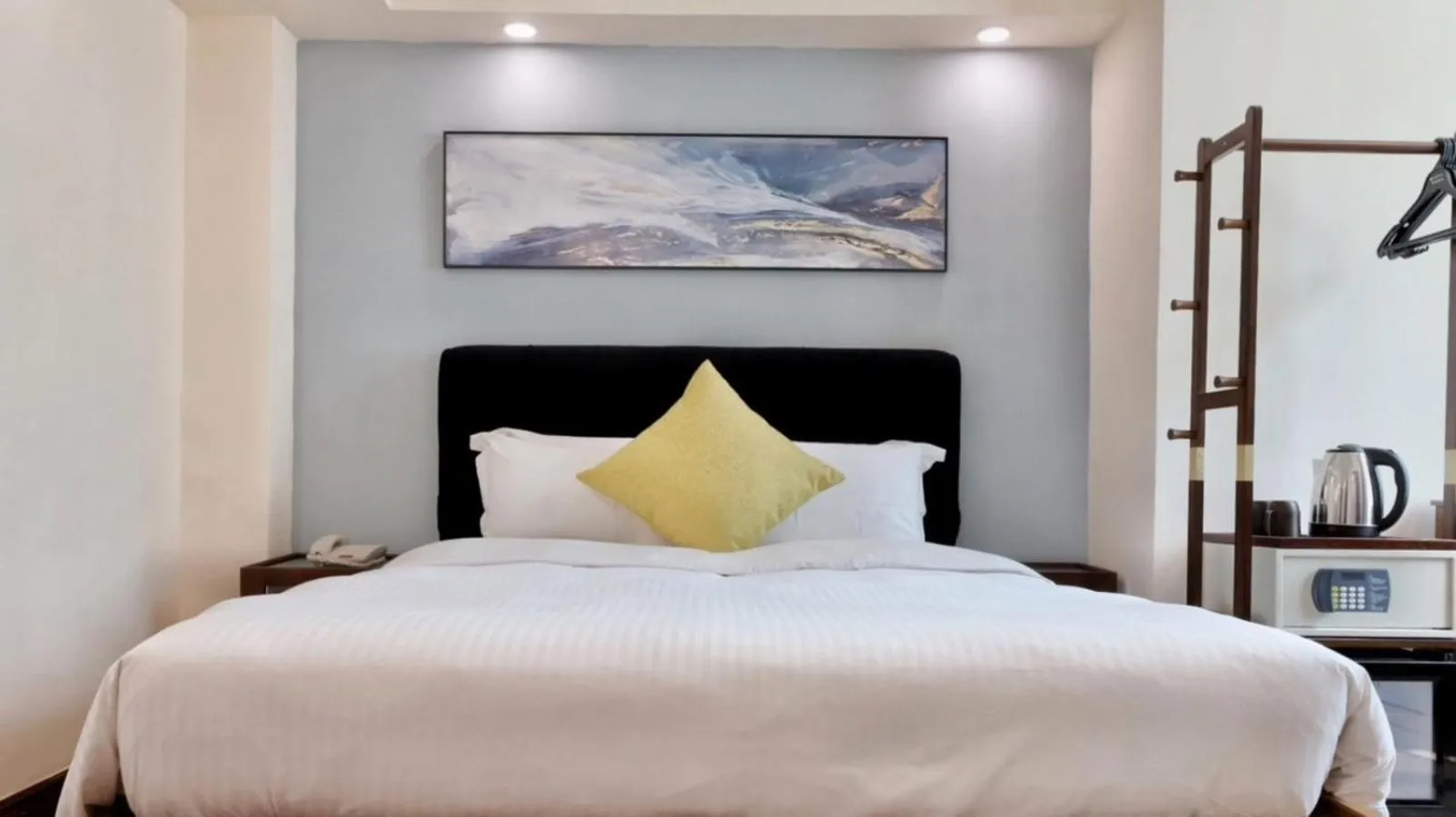 Bed in The Imperial Hotel