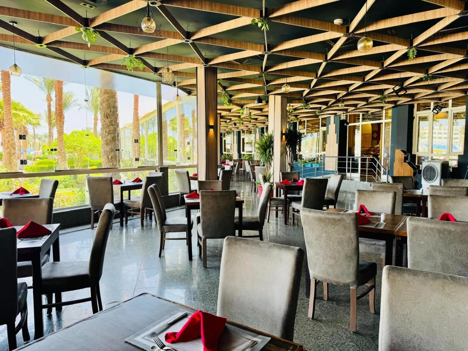 Royal Lagoons Resort & Aqua Park Families and Couples Only