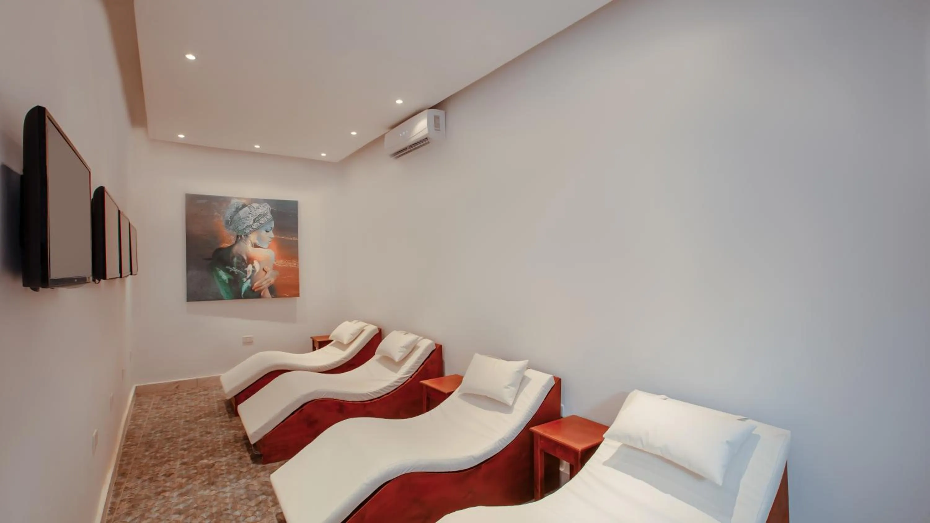 Royal Lagoons Resort & Aqua Park Families and Couples Only