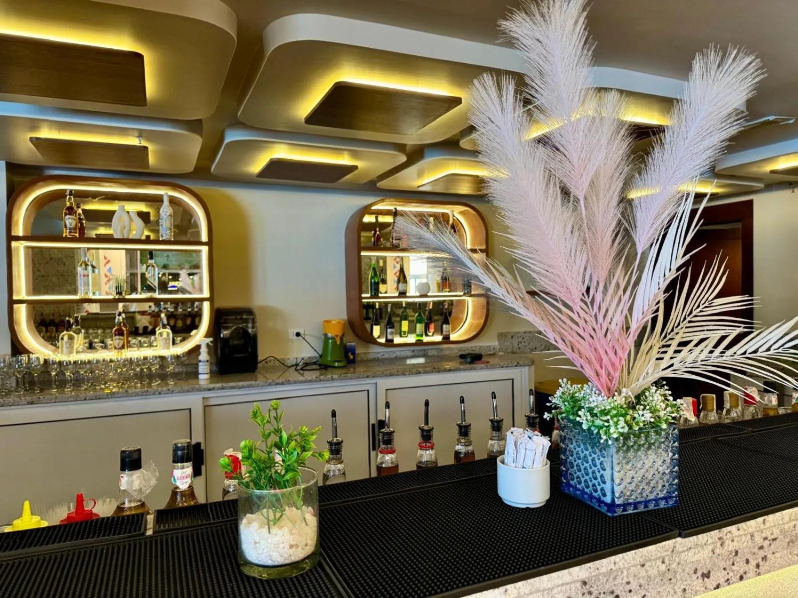 Royal Lagoons Resort & Aqua Park Families and Couples Only