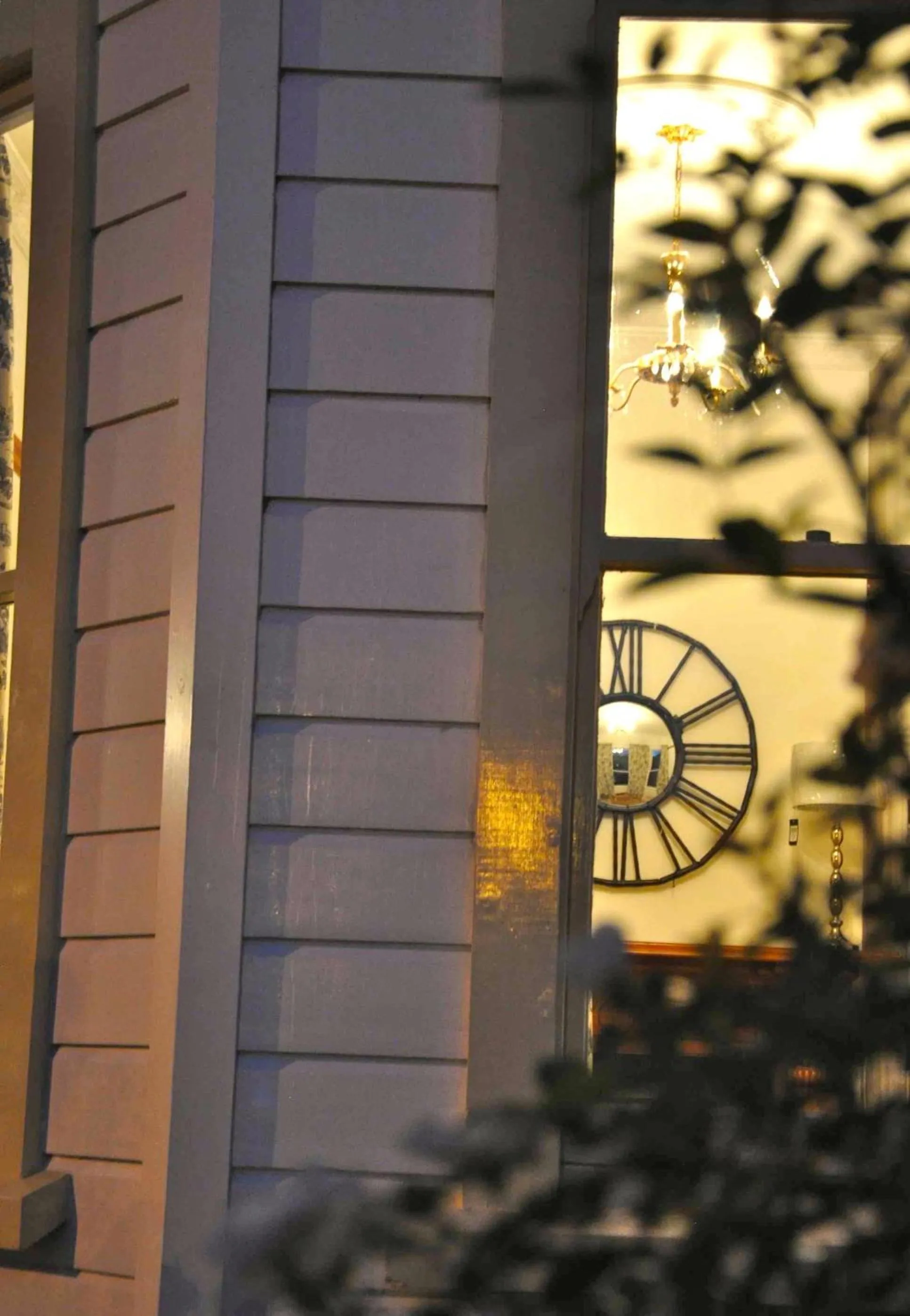 Facade/entrance in Hosking House