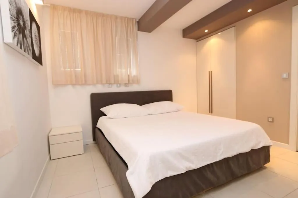 Bed in Kristal Paris Resort