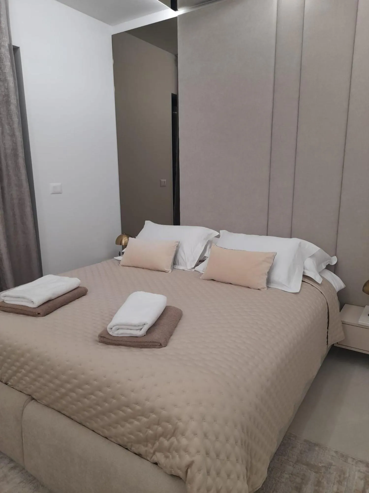 Bed in Kristal Paris Resort