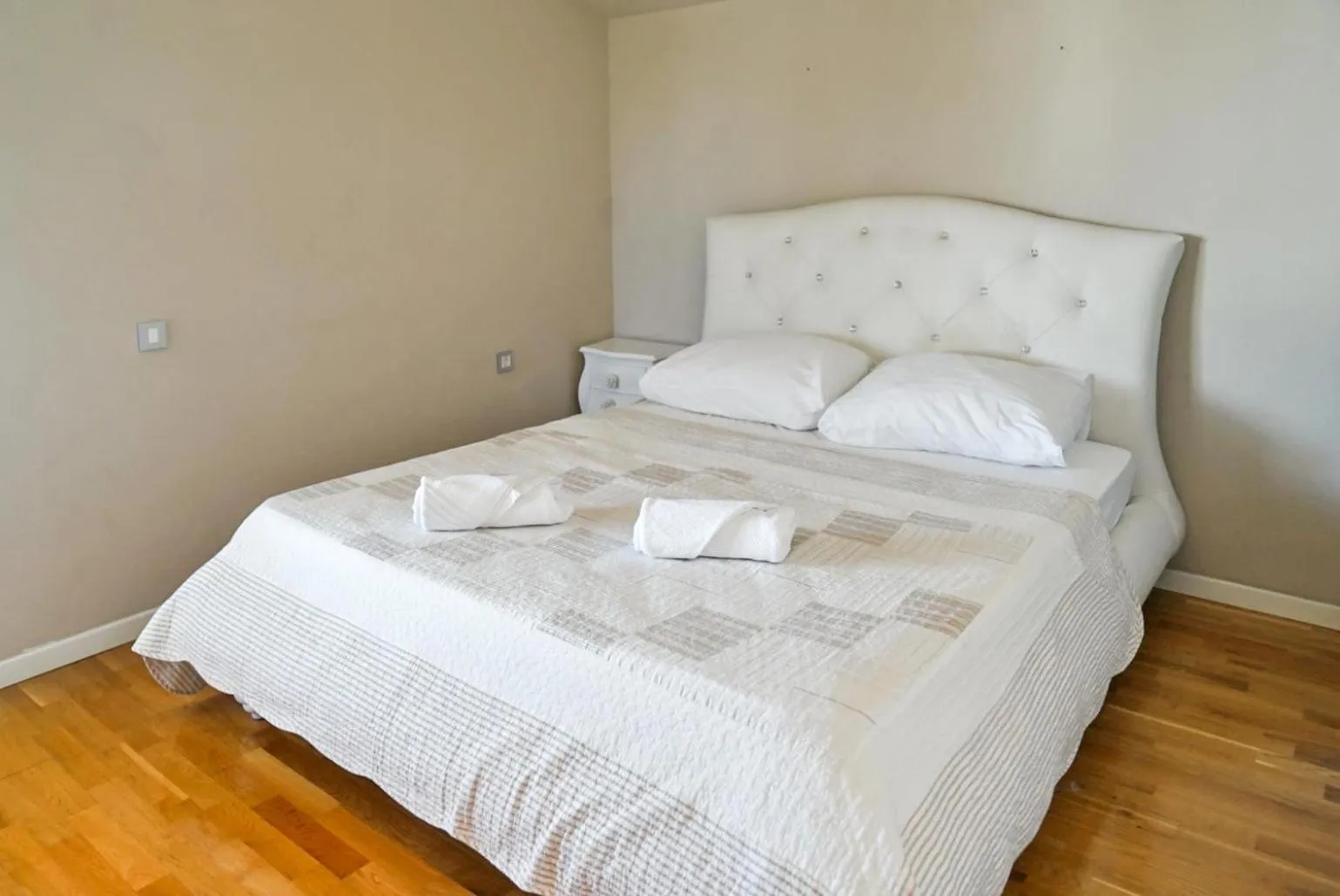 Bed in Kristal Paris Resort