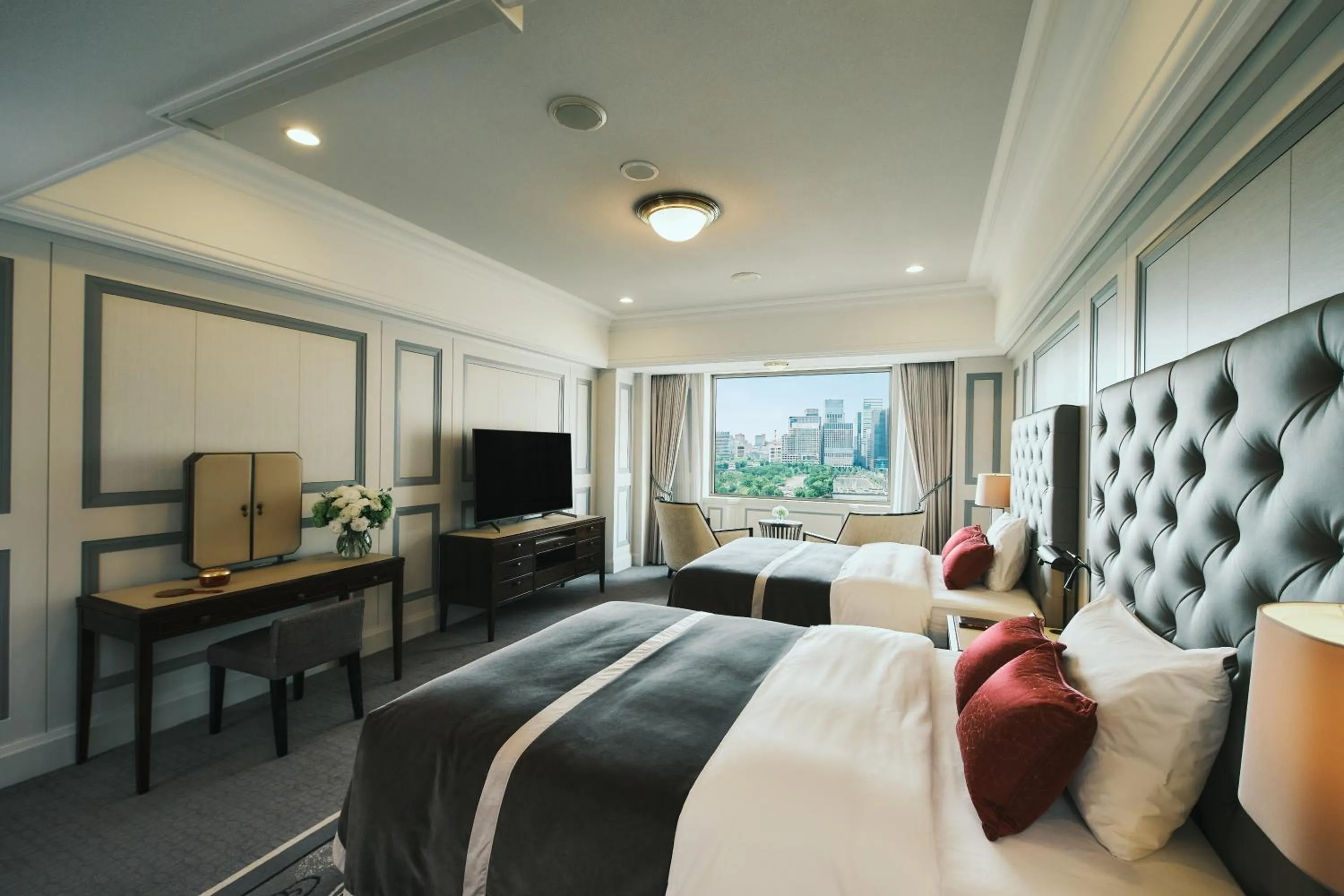 Photo of the whole room, Bed in Imperial Hotel Tokyo