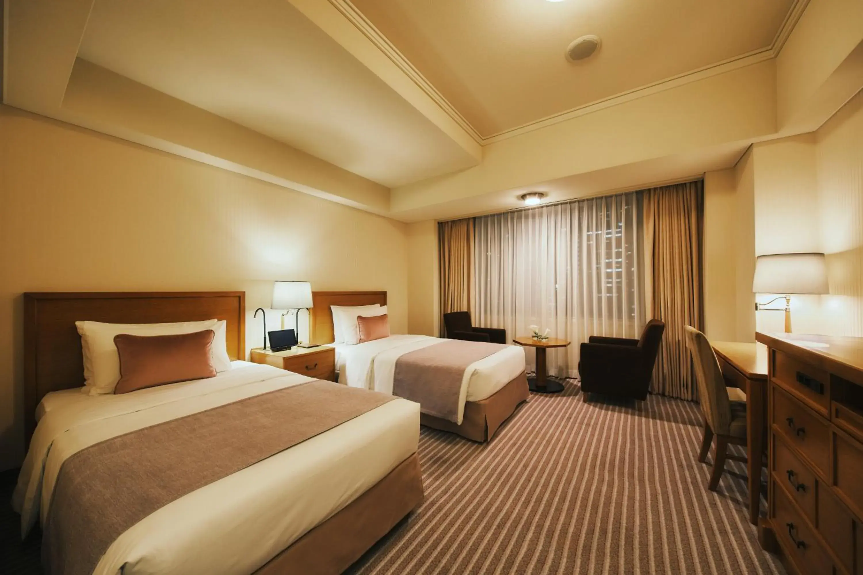 Photo of the whole room, Bed in Imperial Hotel Tokyo Photo of the whole room, Bed in Imperial Hotel Tokyo