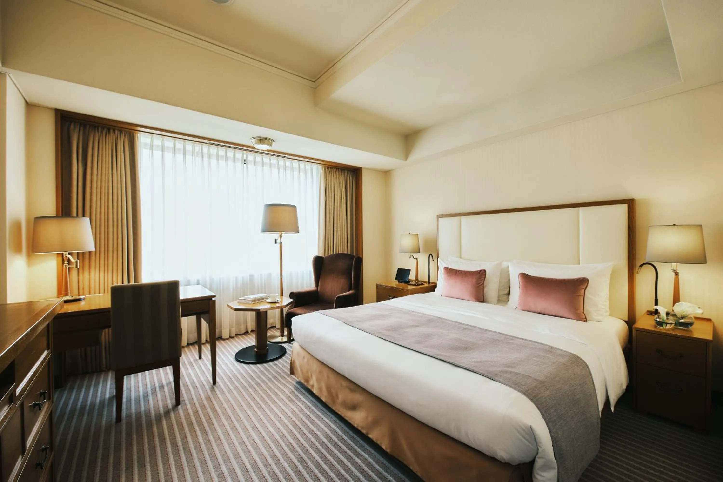 Photo of the whole room, Bed in Imperial Hotel Tokyo