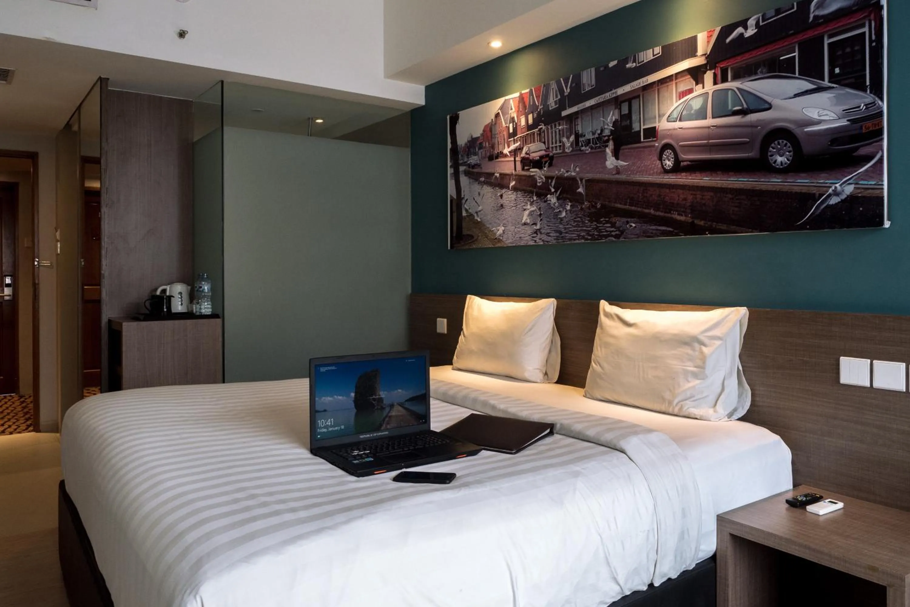 Photo of the whole room, Bed in The Hills Batam