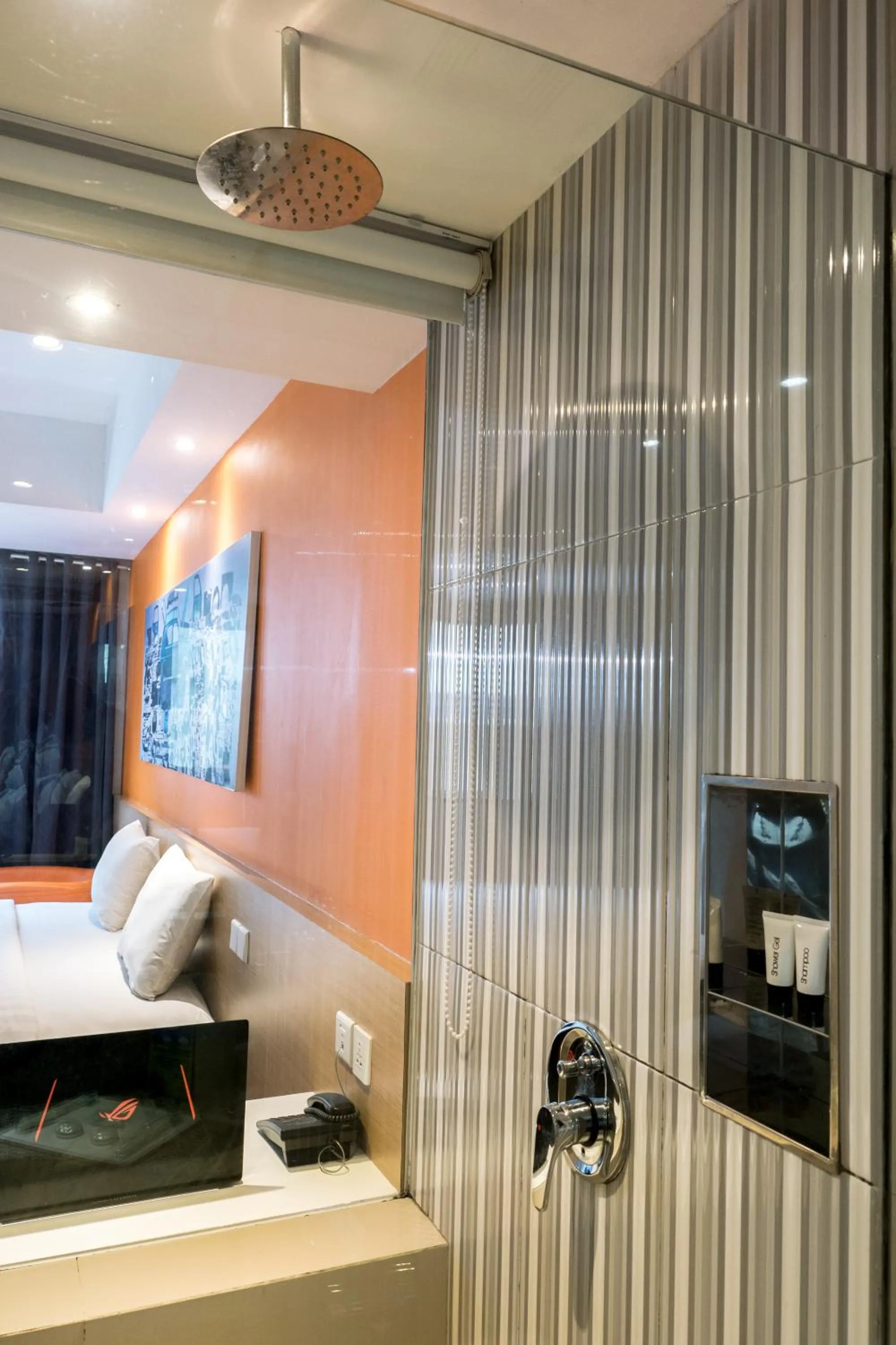 Photo of the whole room, Bed in The Hills Batam