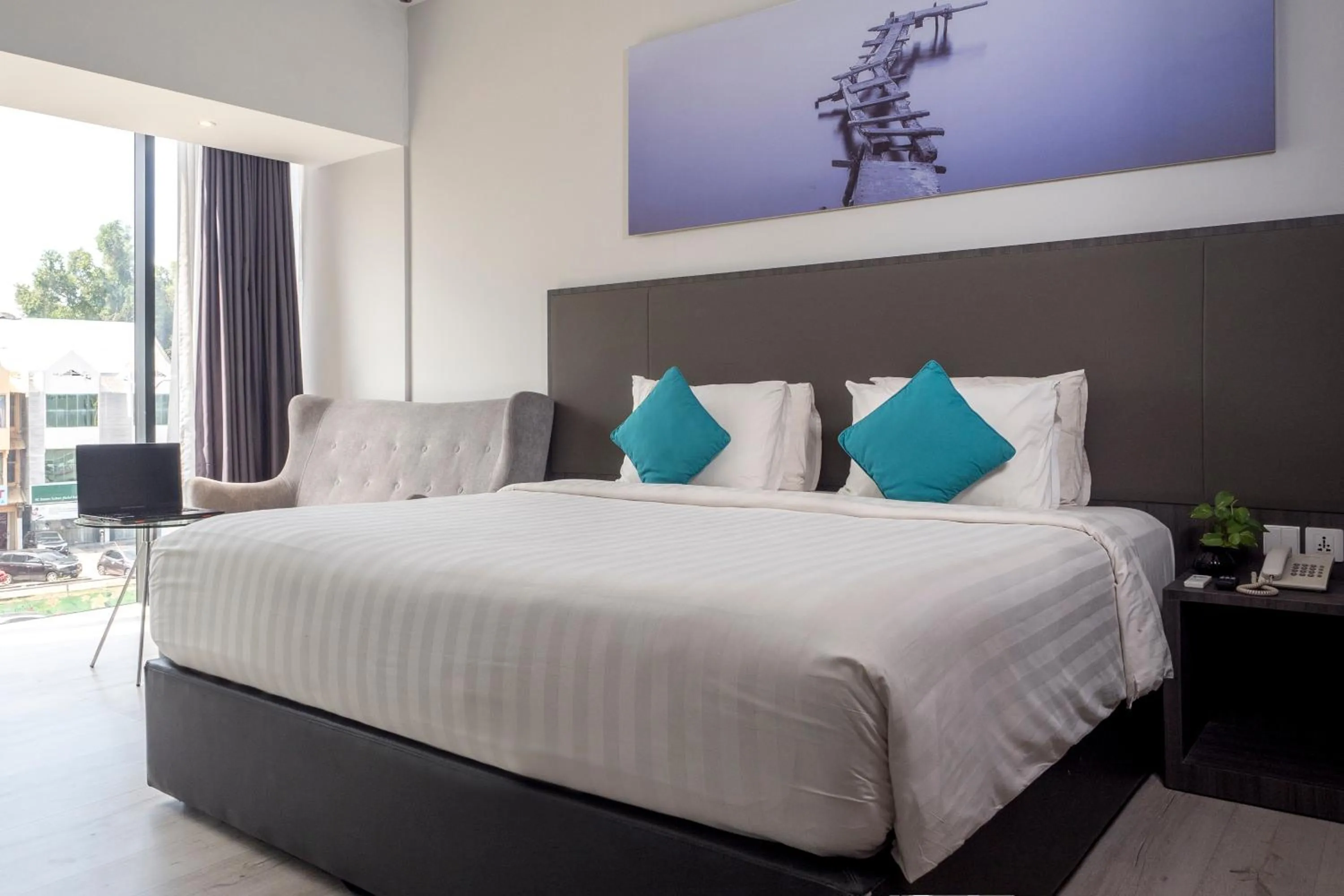 Photo of the whole room, Bed in The Hills Batam