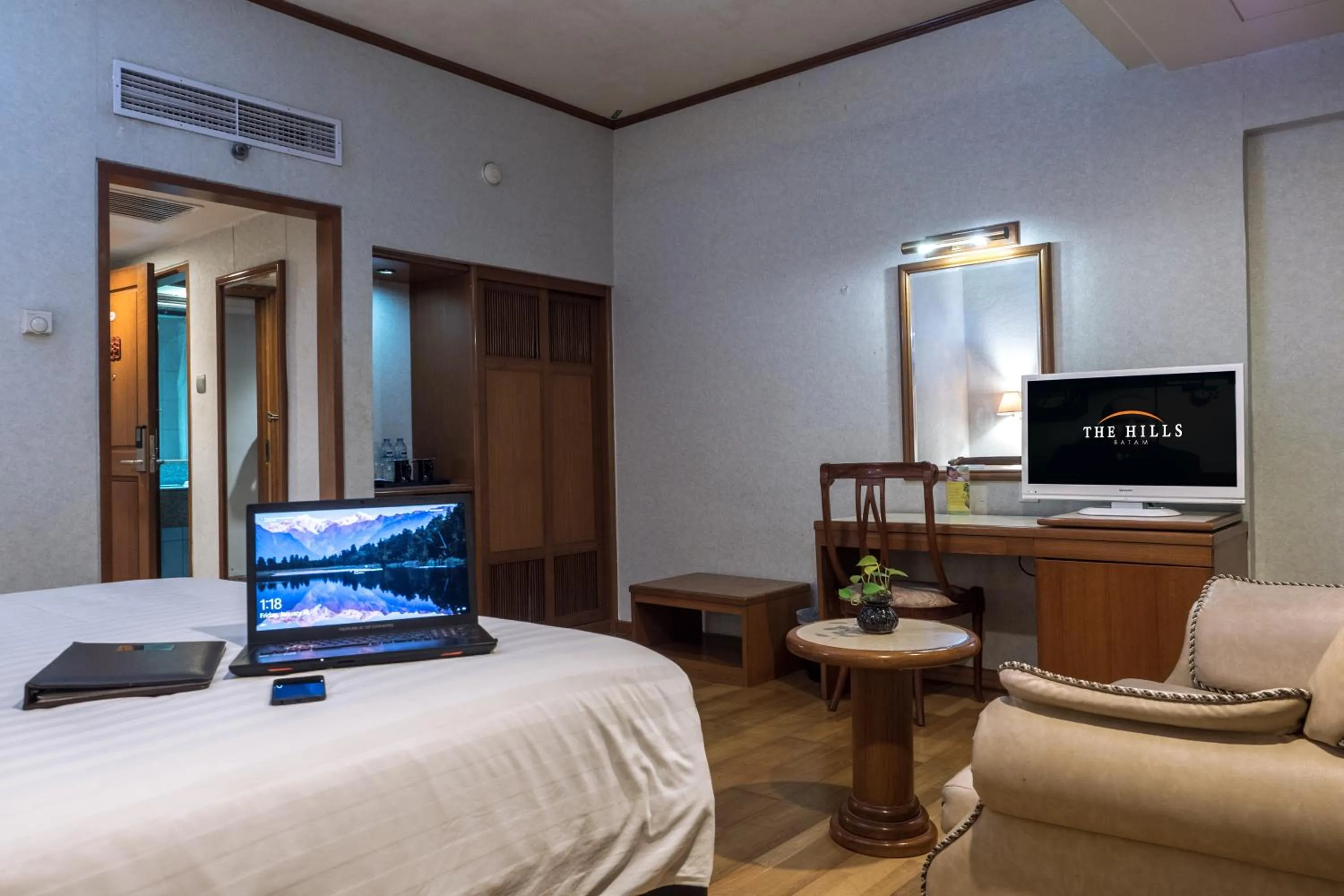 Photo of the whole room, Bed in The Hills Batam