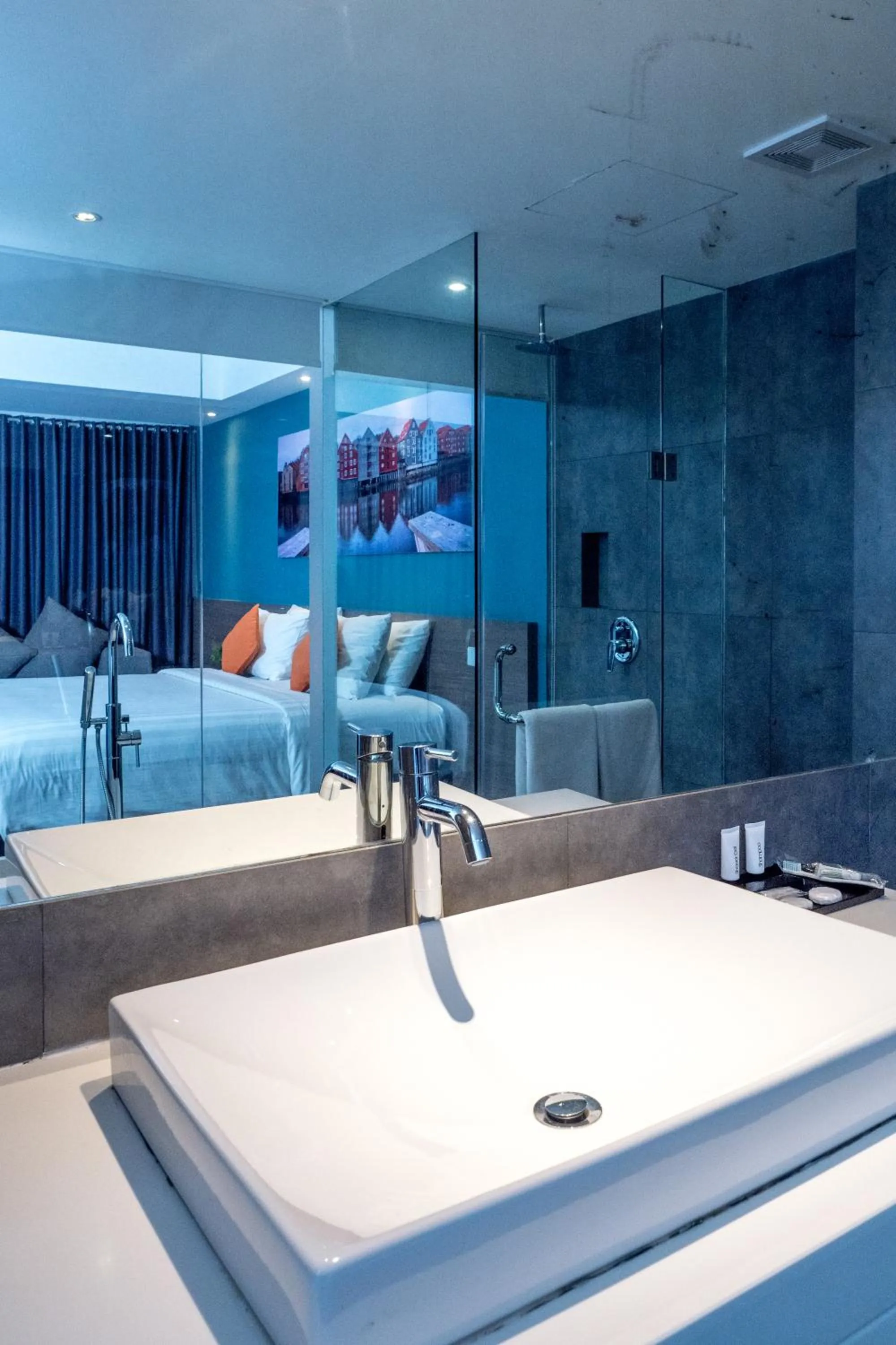 Photo of the whole room, Bed in The Hills Batam