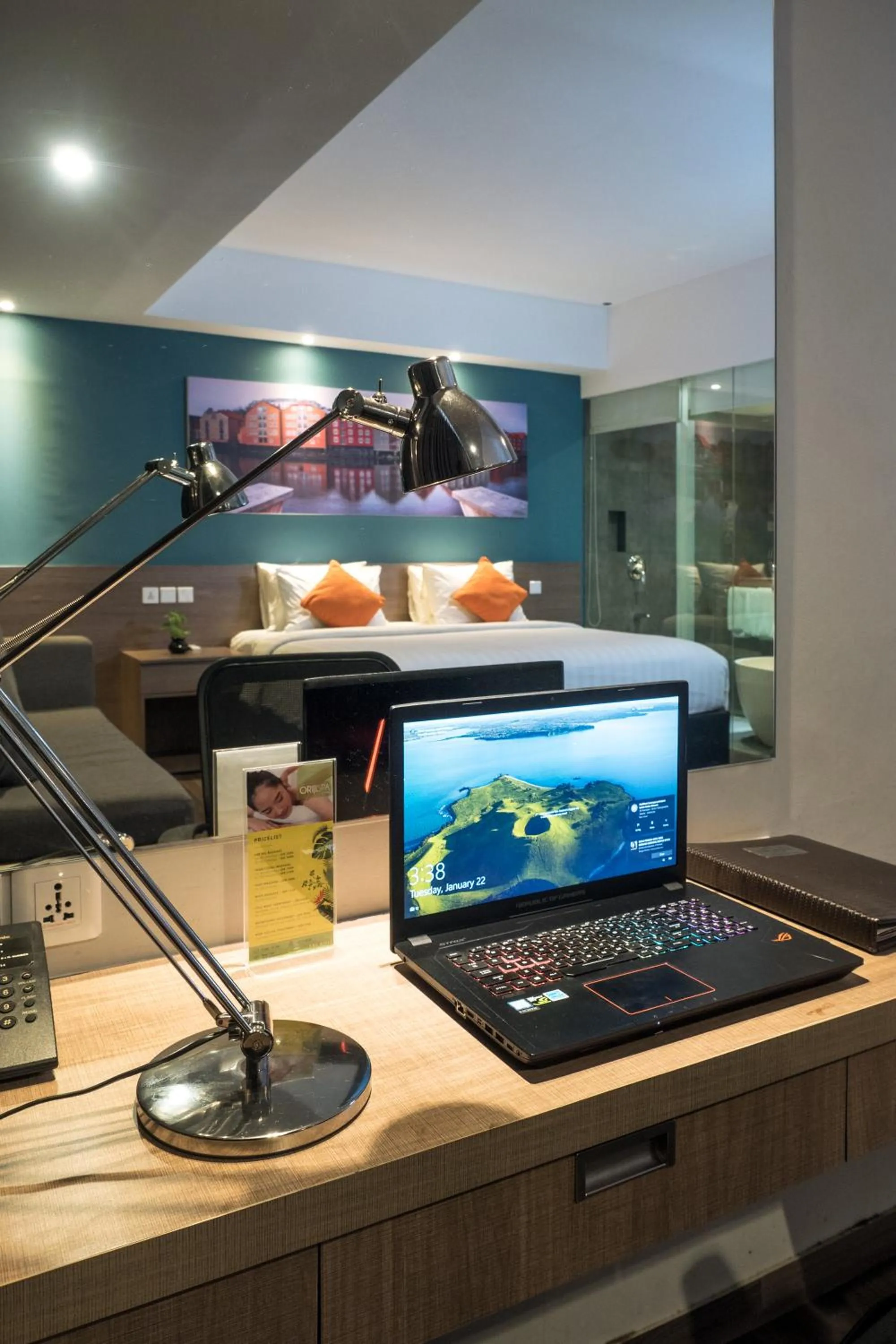 hair dresser in The Hills Batam