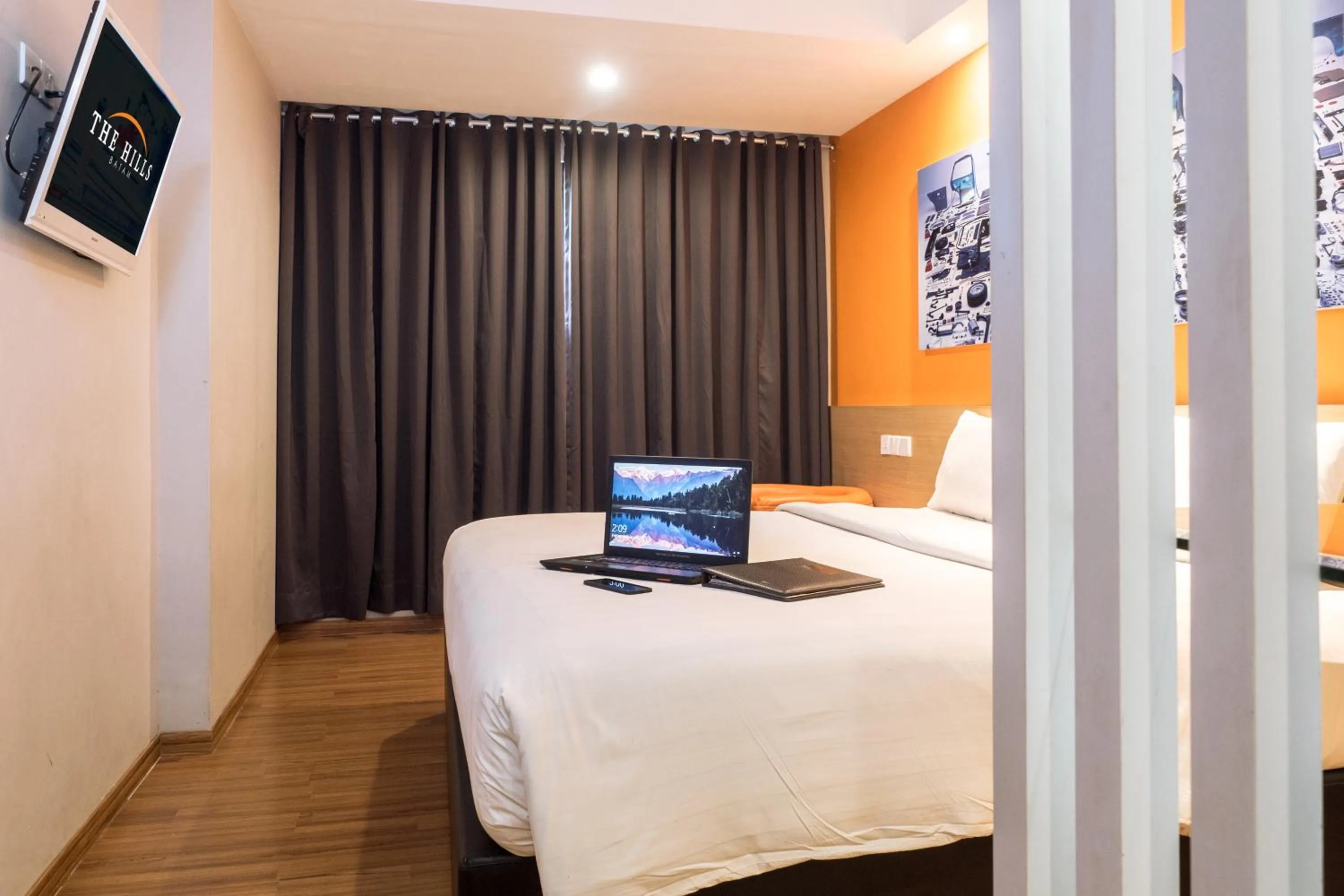 Photo of the whole room, Bed in The Hills Batam