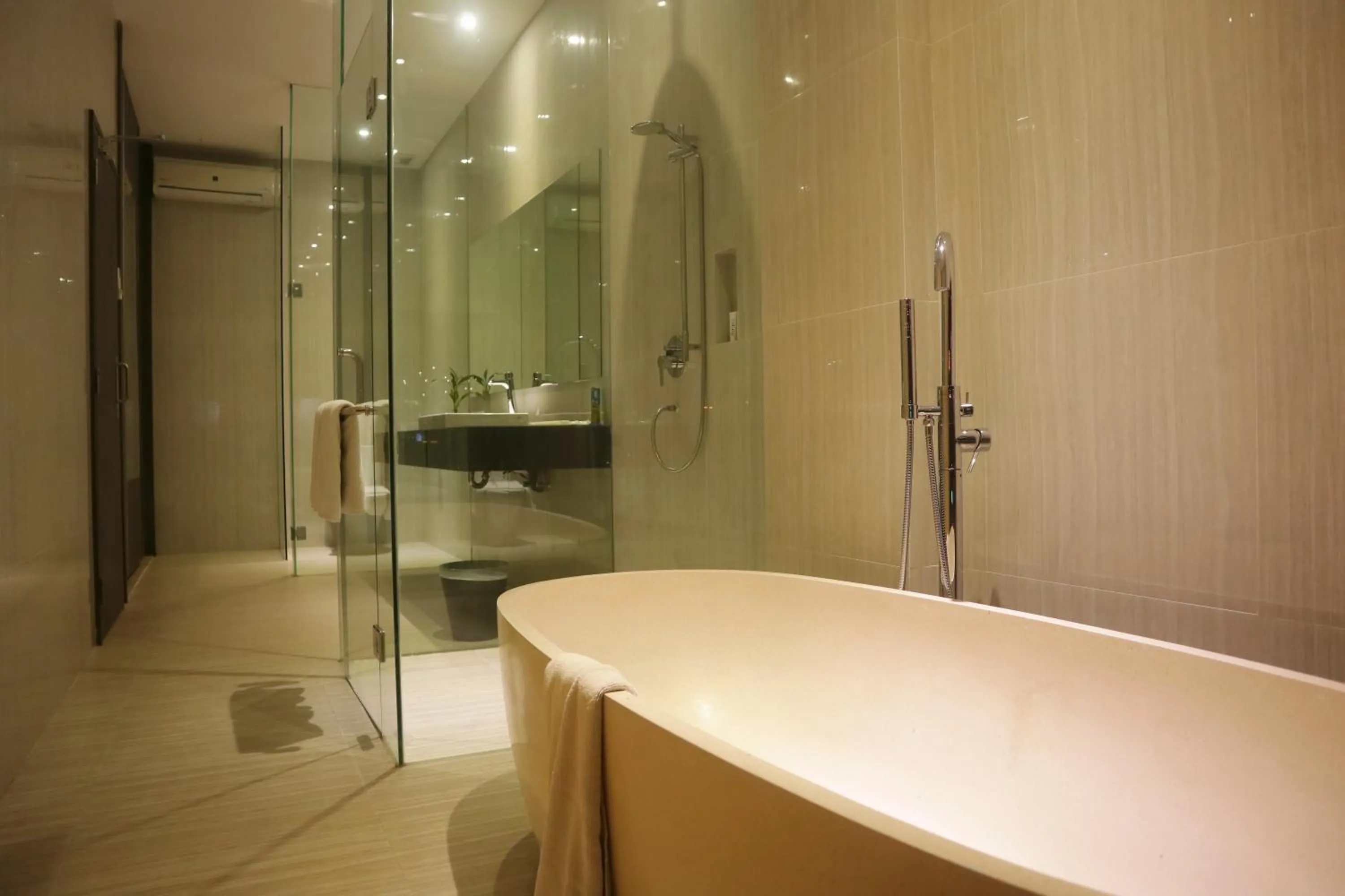 Bath in The Hills Batam