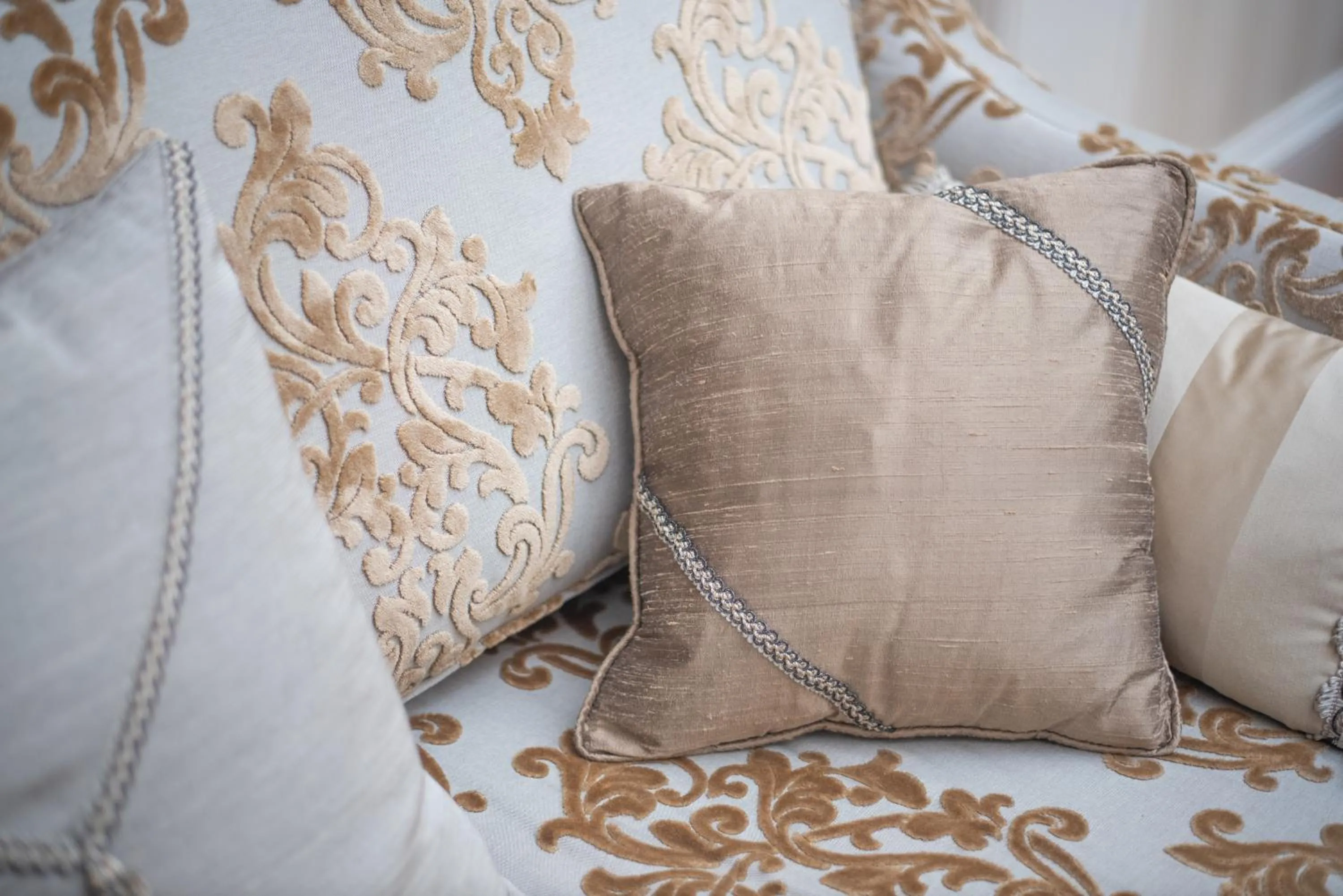 Living room, Bed in Florence Nightingale Suites at Lea Hurst