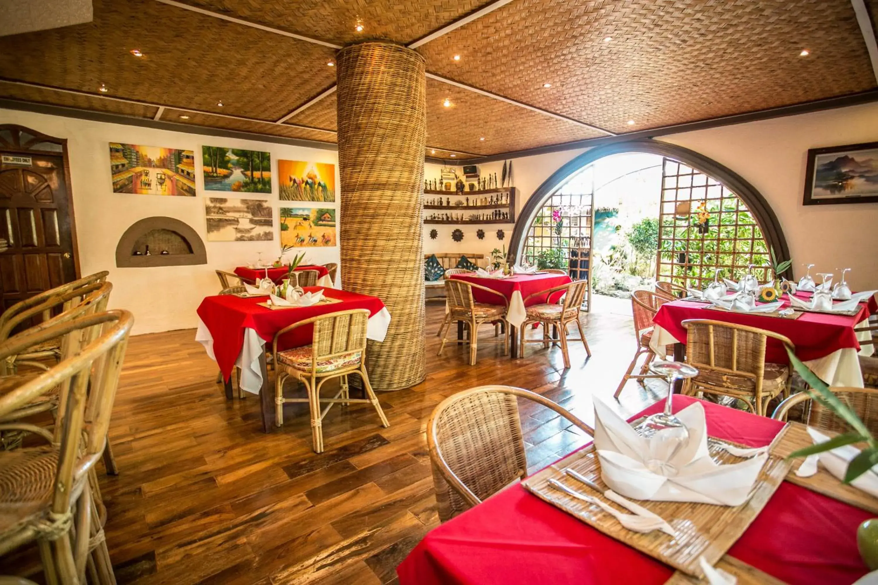 Restaurant/places to eat in Floral Villarosa Restaurant/places to eat in Floral Villarosa