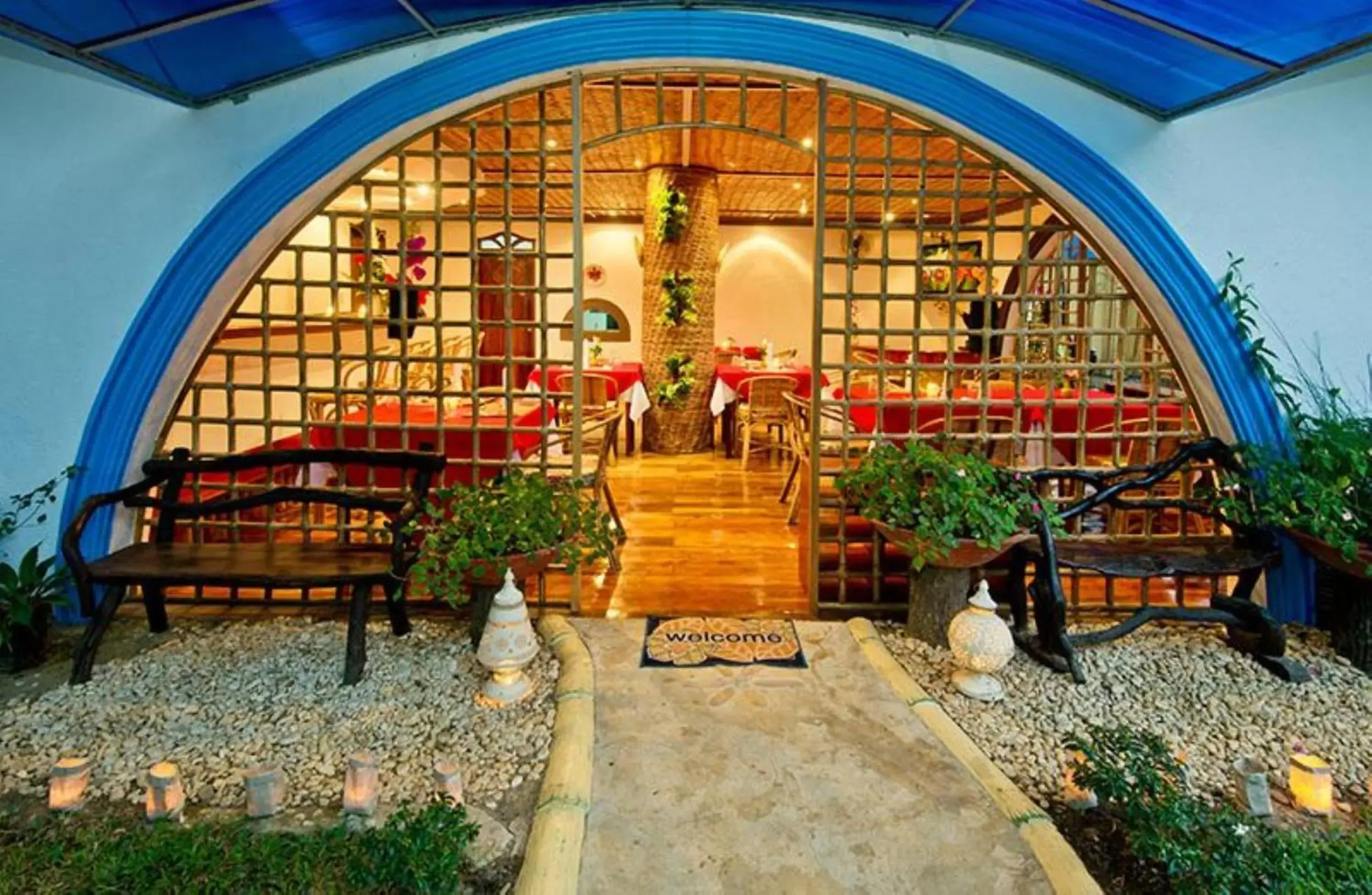 Facade/entrance in Floral Villarosa Facade/entrance in Floral Villarosa