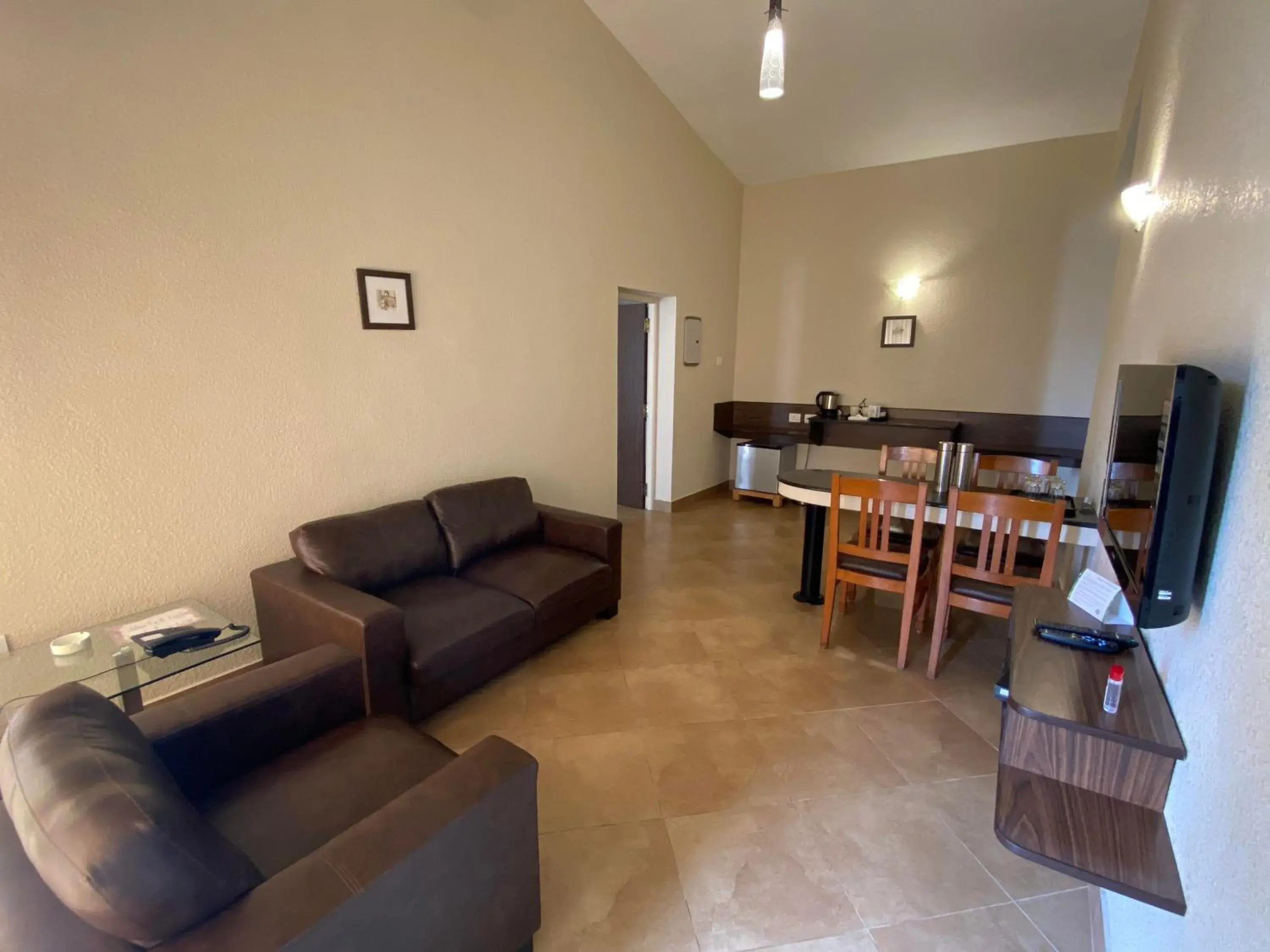 Premium 2 Bedroom Cottage in Green Pastures - A Hill Country Resort Premium 2 Bedroom Cottage in Green Pastures - A Hill Country Resort