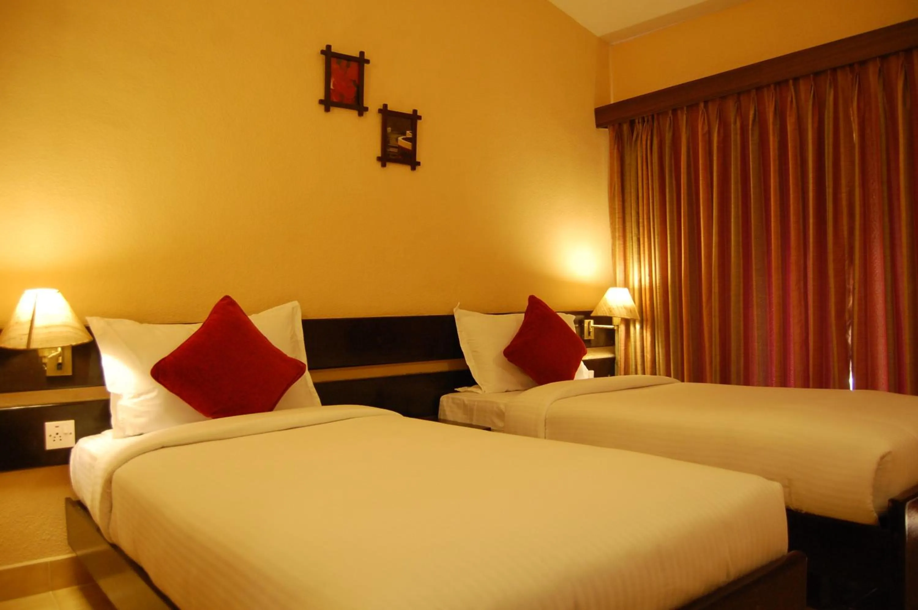 Bed in Green Pastures - A Hill Country Resort