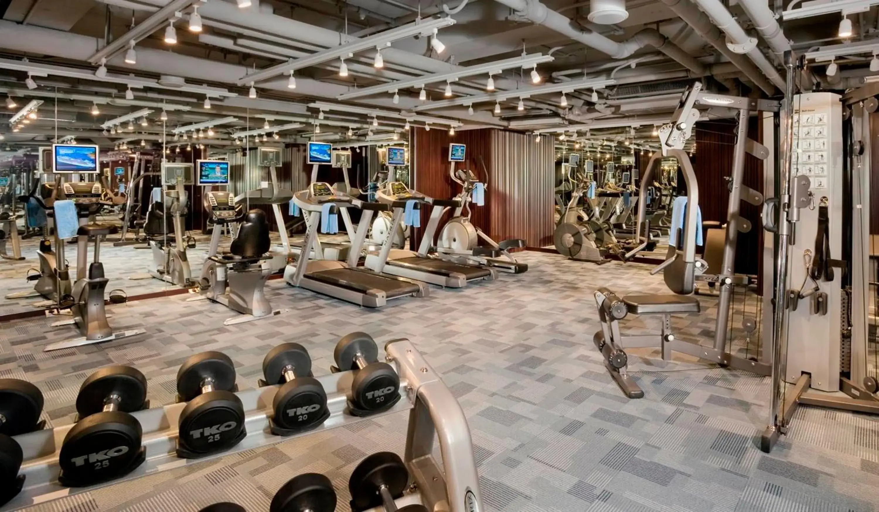 Fitness centre/facilities in Regal Hongkong Hotel Fitness centre/facilities in Regal Hongkong Hotel