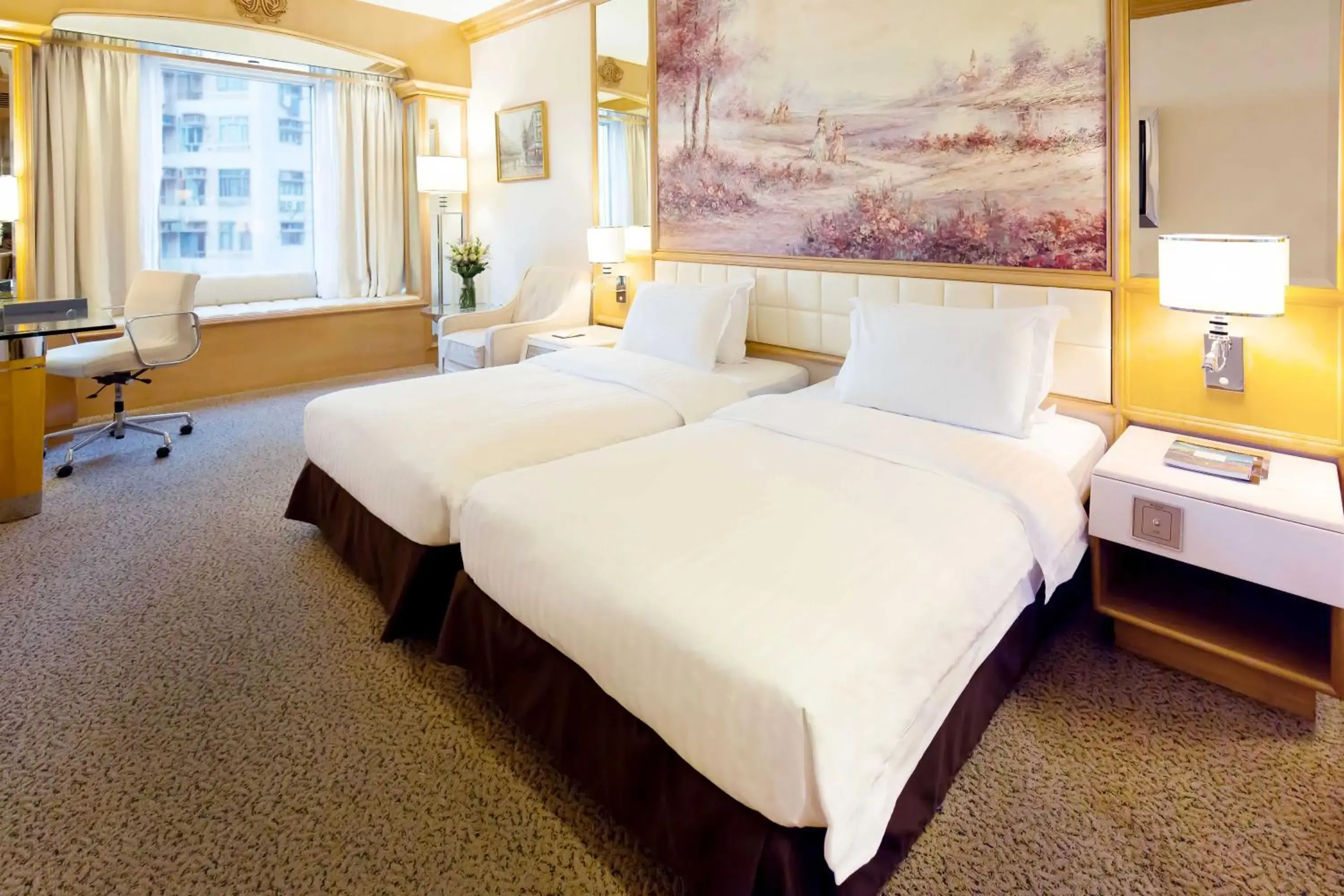 Superior Double or Twin Room in Regal Hongkong Hotel Superior Double or Twin Room in Regal Hongkong Hotel
