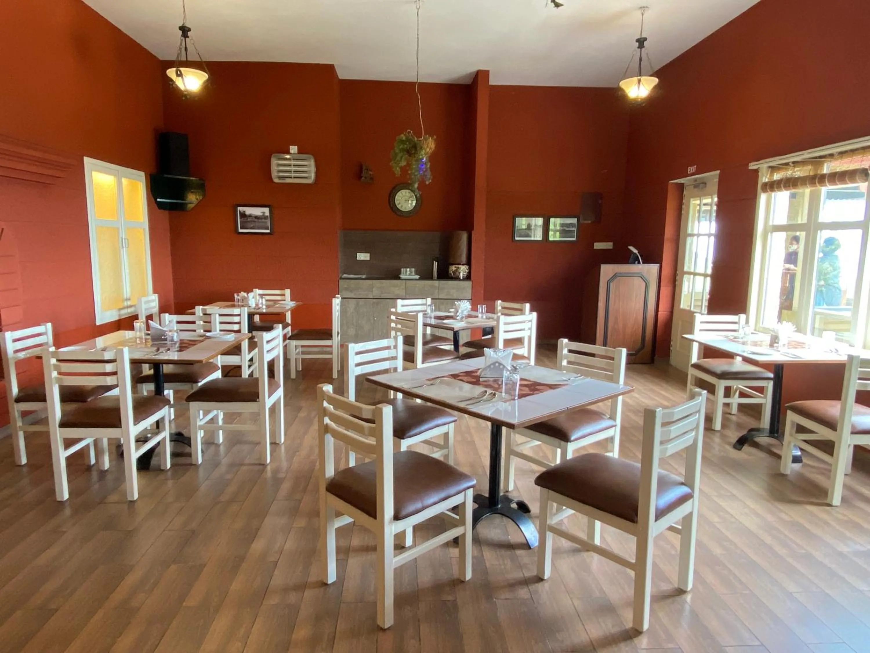 Restaurant/places to eat in Mountain Retreat - A Hill Country Resort