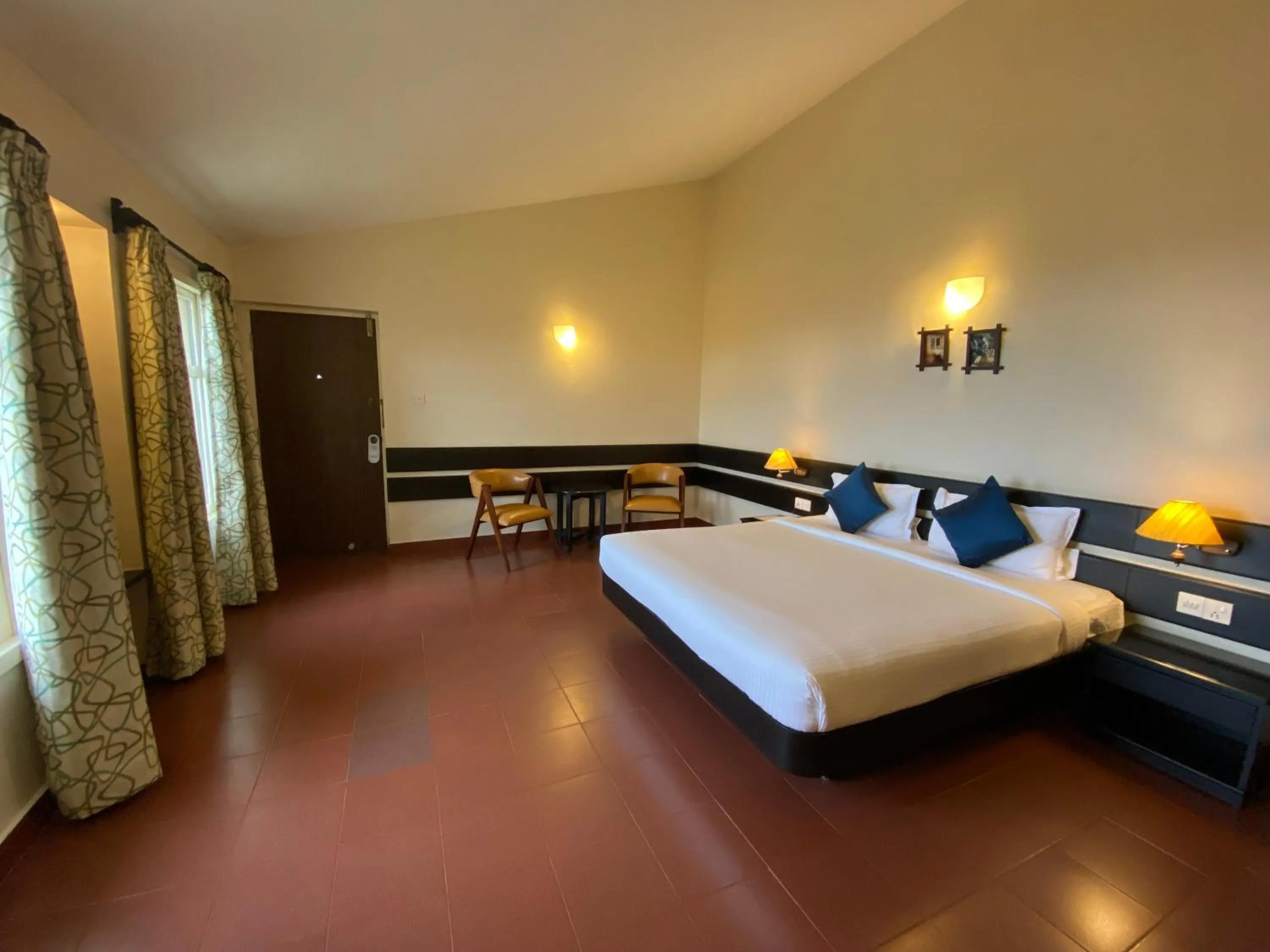 Bedroom, Bed in Mountain Retreat - A Hill Country Resort