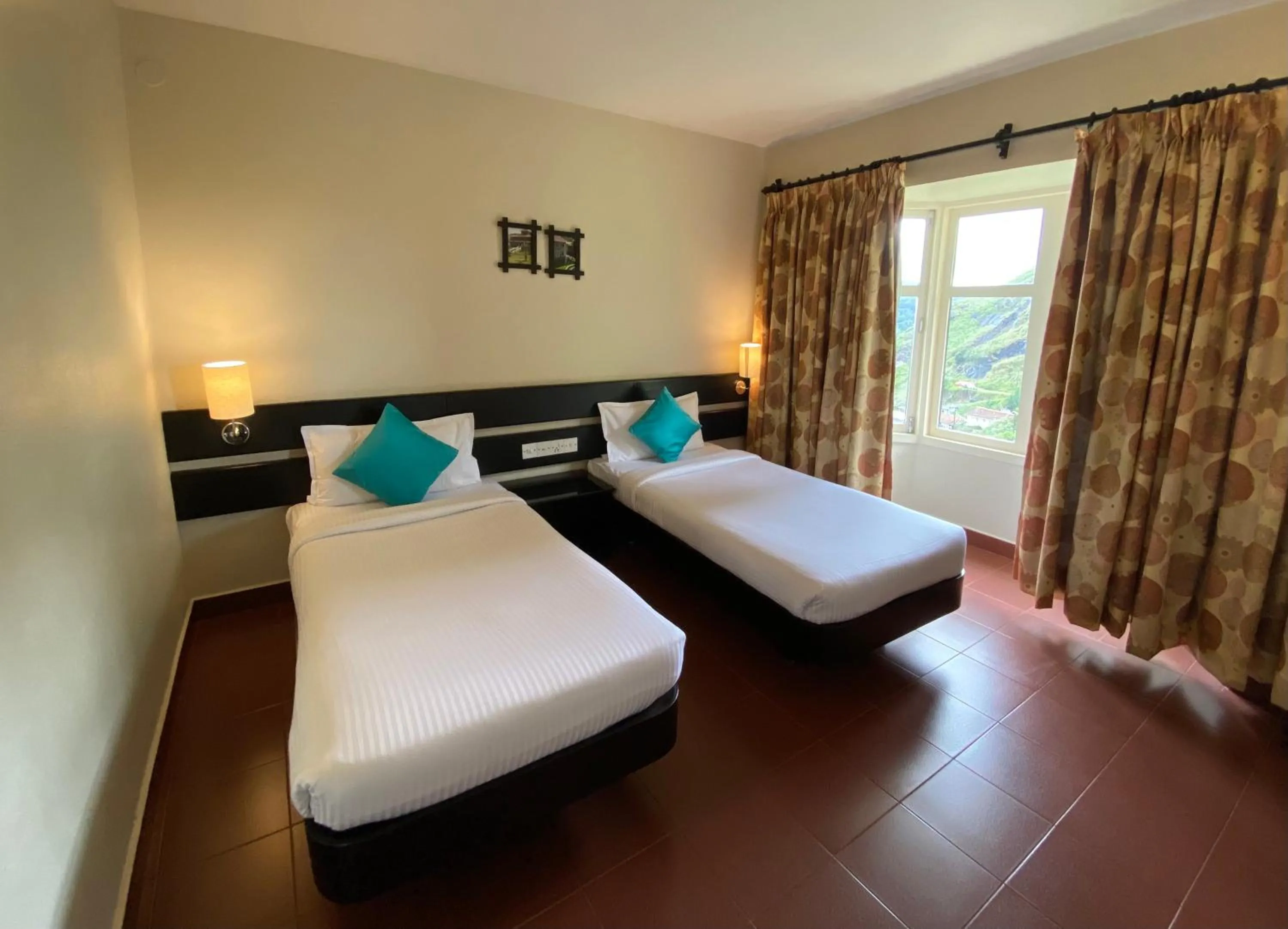 Bedroom, Bed in Mountain Retreat - A Hill Country Resort