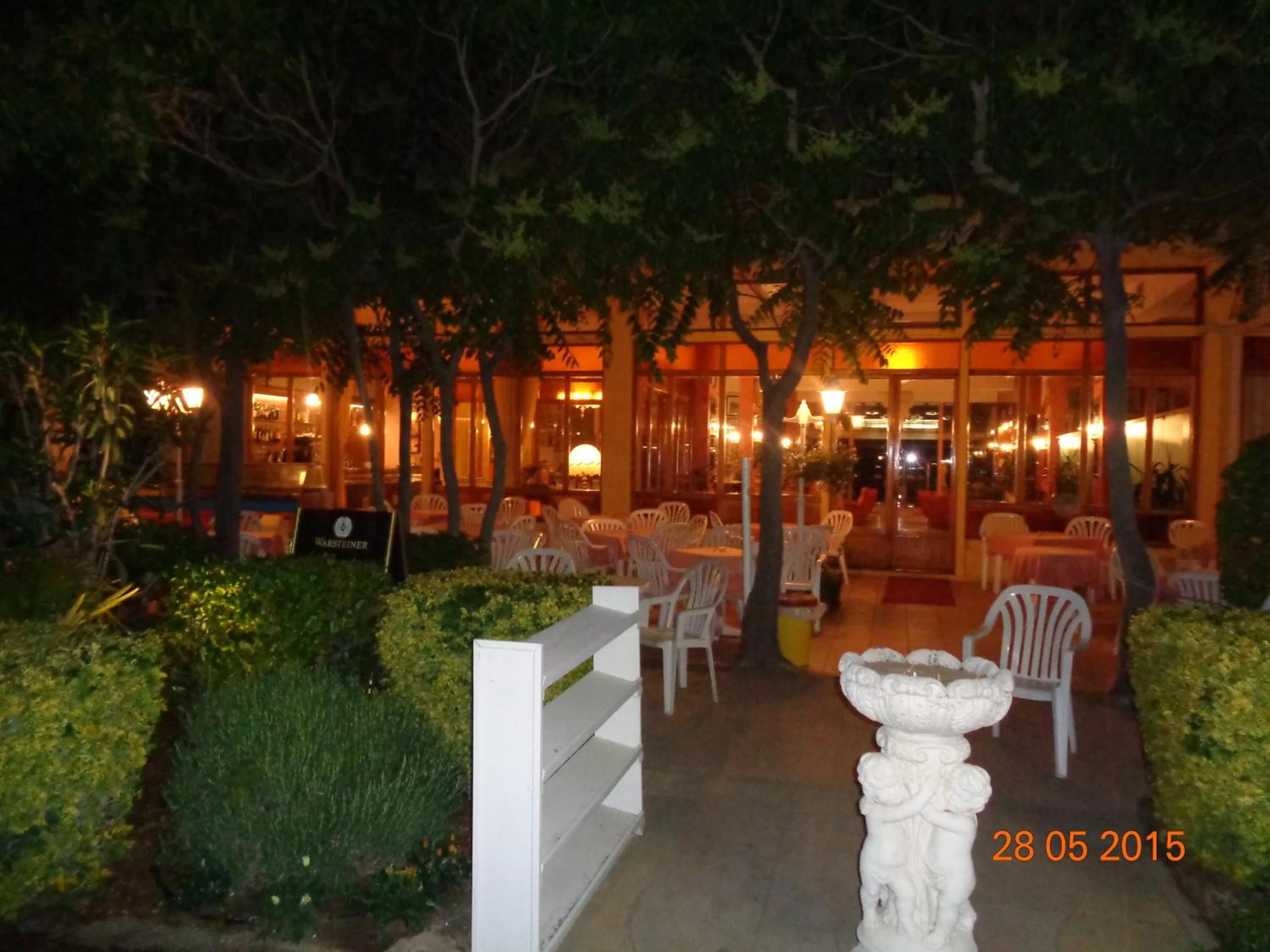 Patio in Hotel Continental