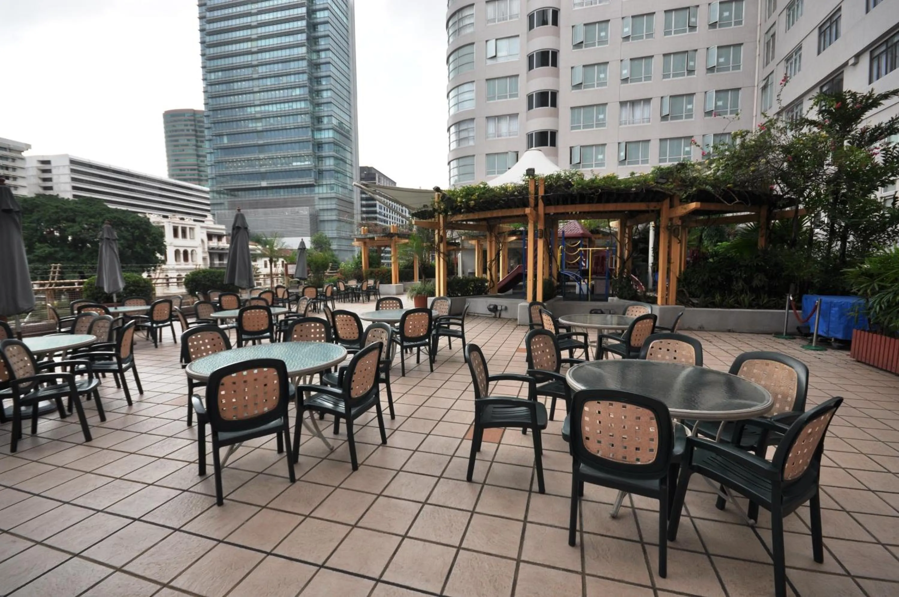 Balcony/Terrace in The Salisbury - YMCA of Hong Kong