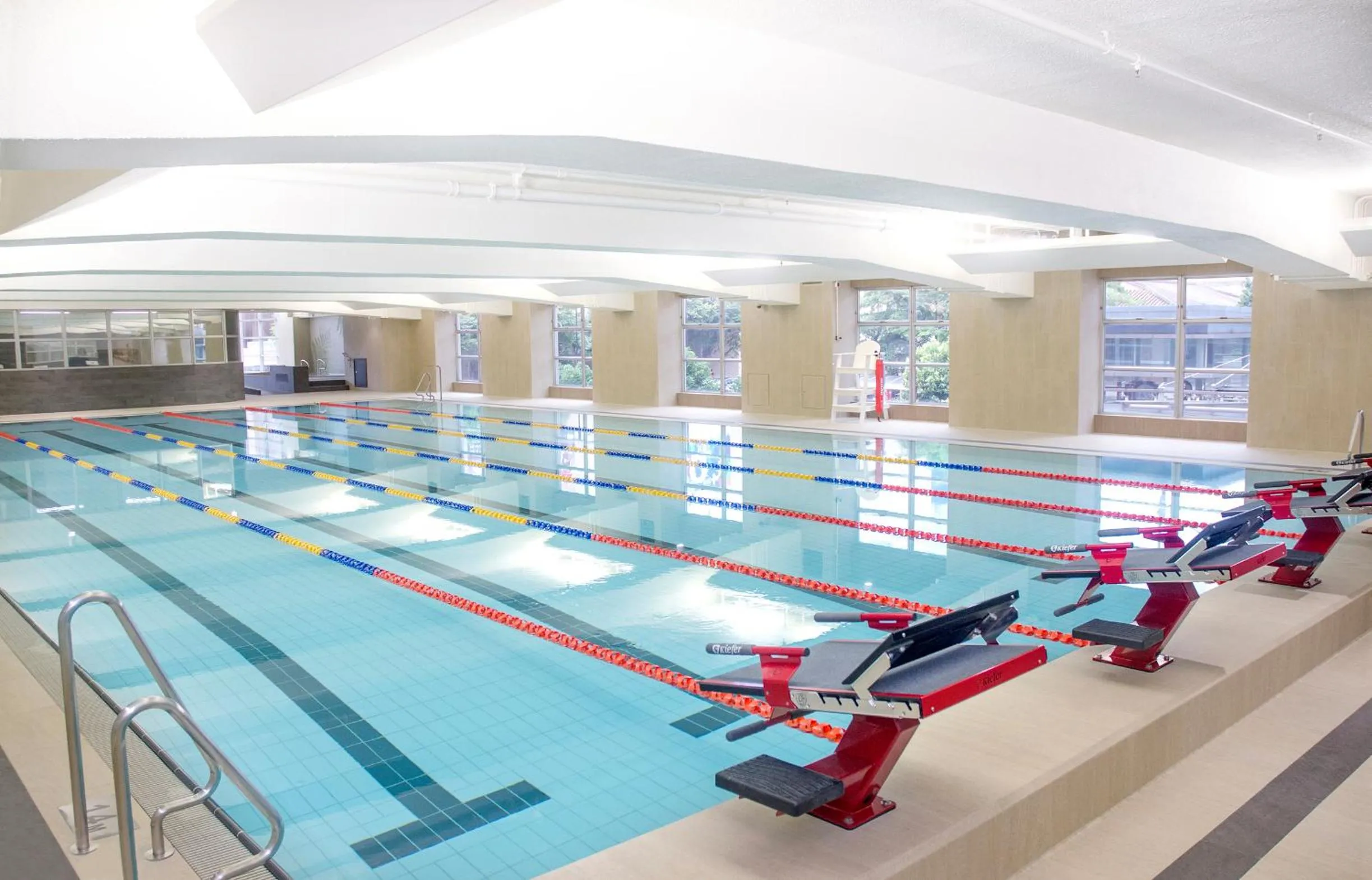 Swimming pool in The Salisbury - YMCA of Hong Kong