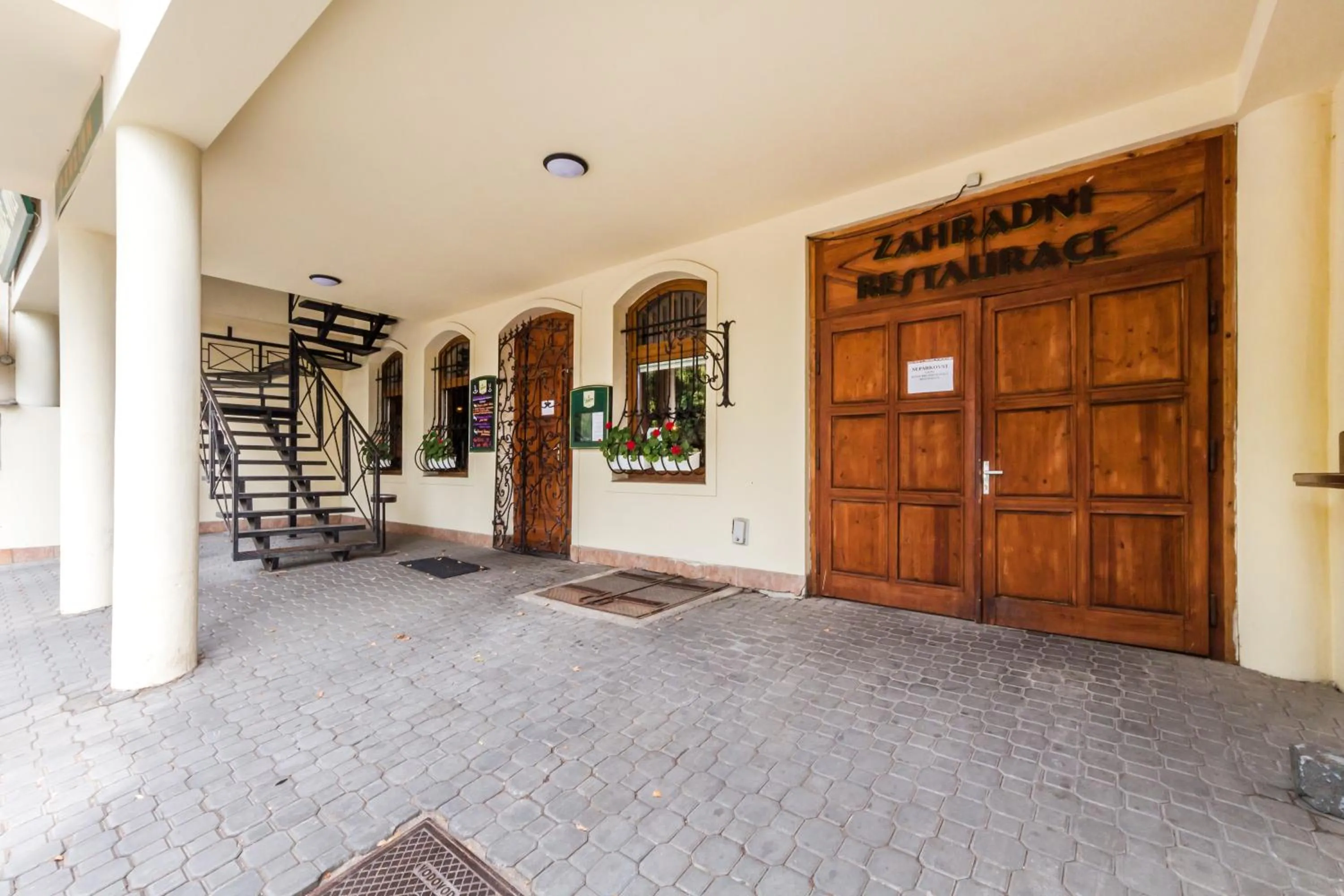Facade/entrance in Nová Hospoda - Hotel & Restaurant