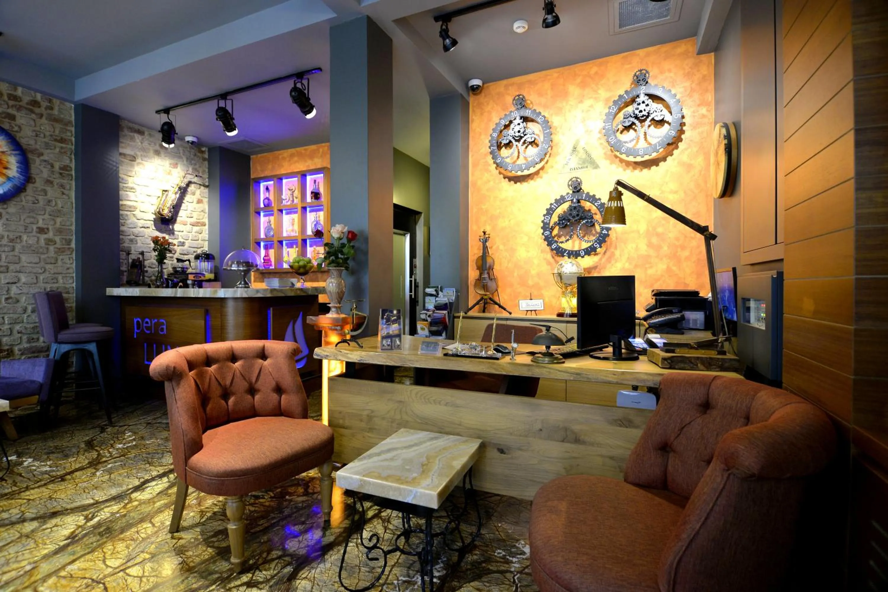 Lobby or reception in Pera Luna Residence