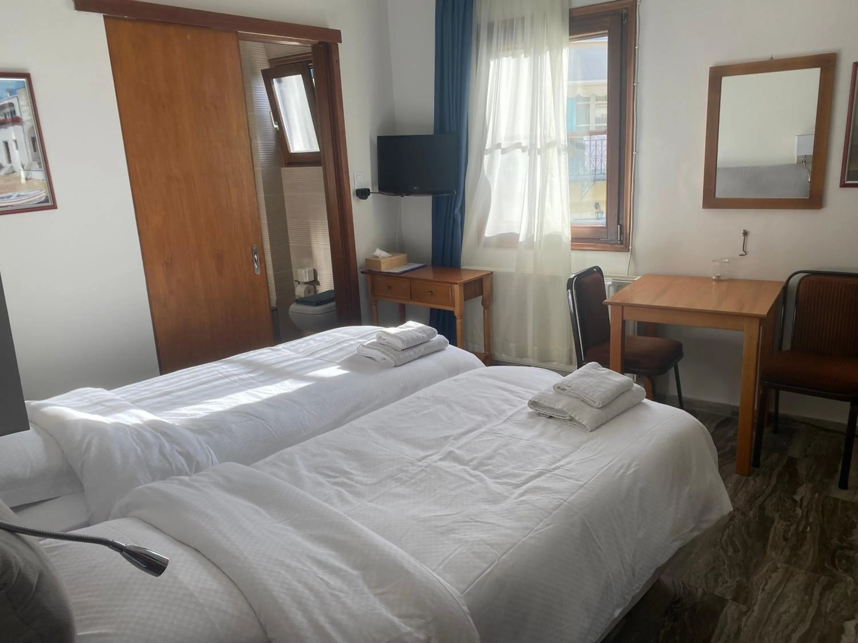 Bed in Victoria Studios