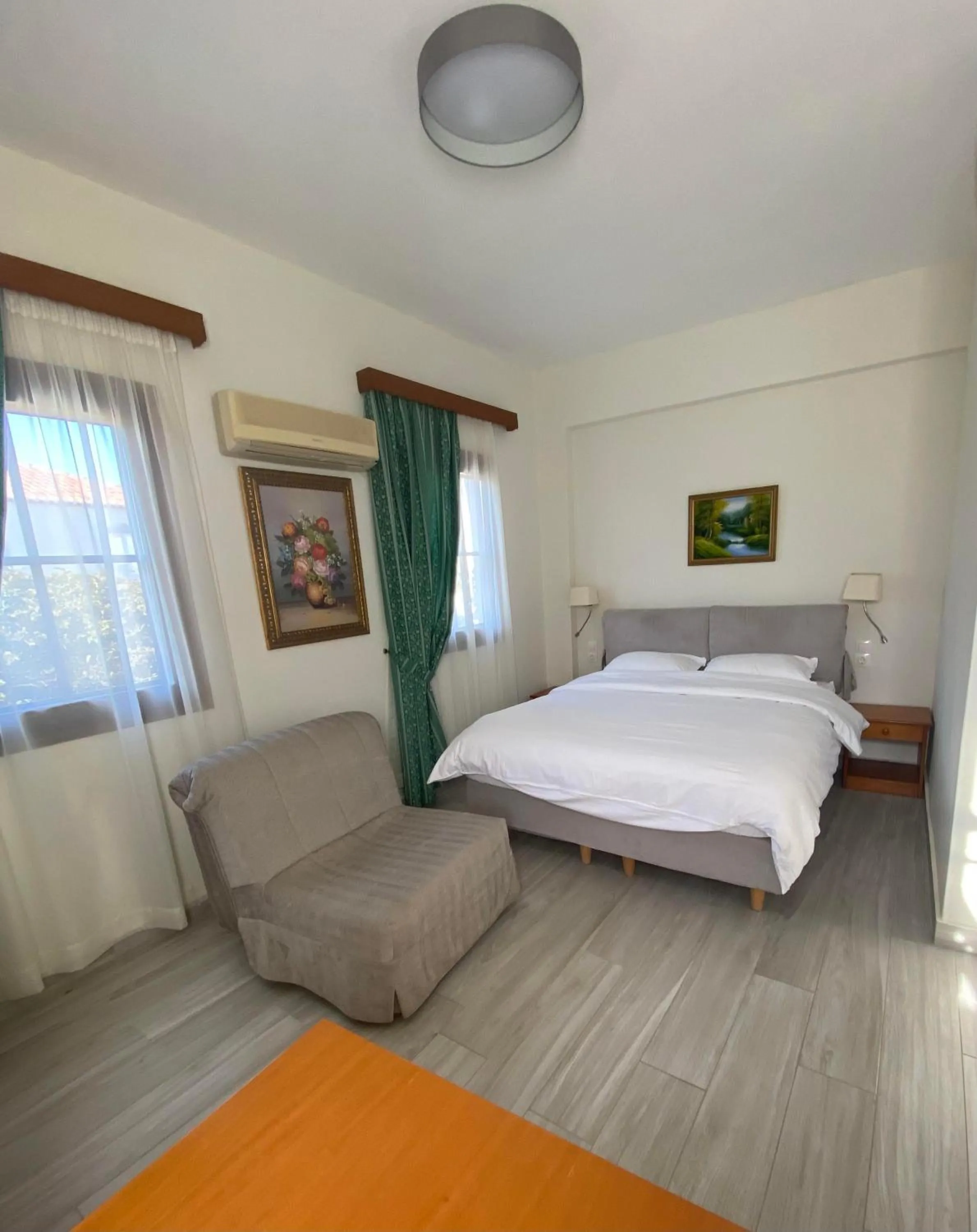 Bed in Victoria Studios