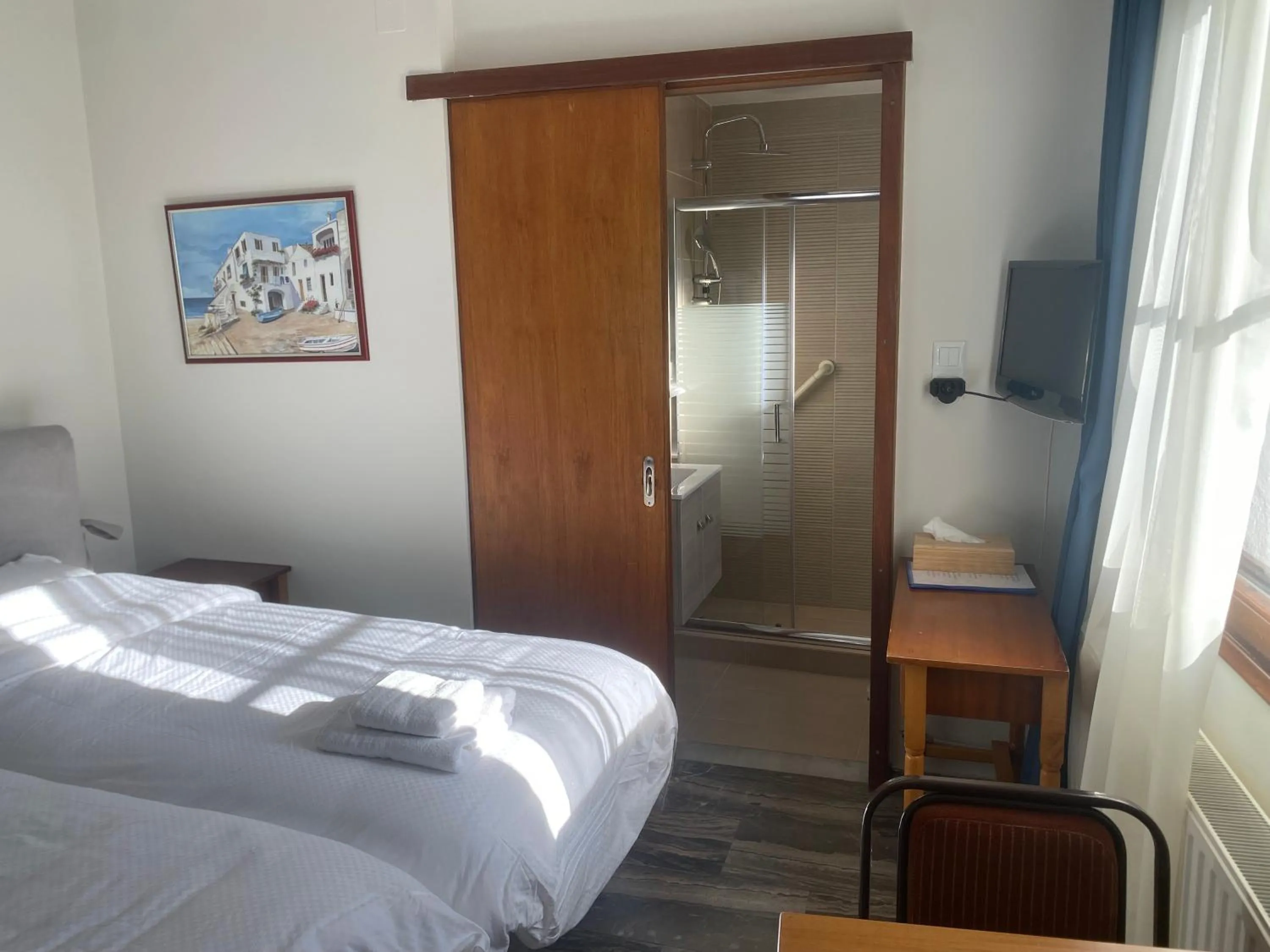 Bed in Victoria Studios