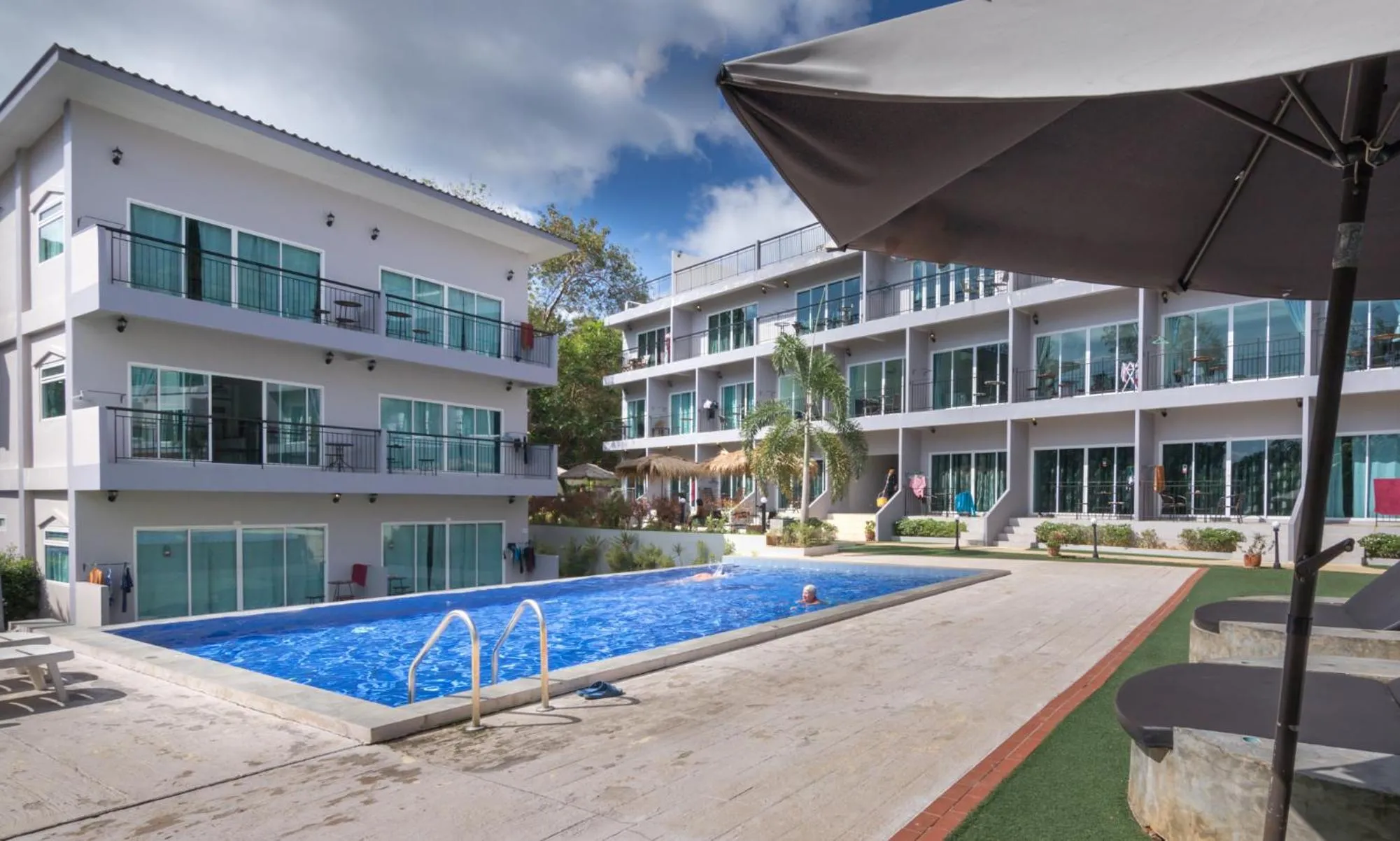 Swimming pool in Pandora