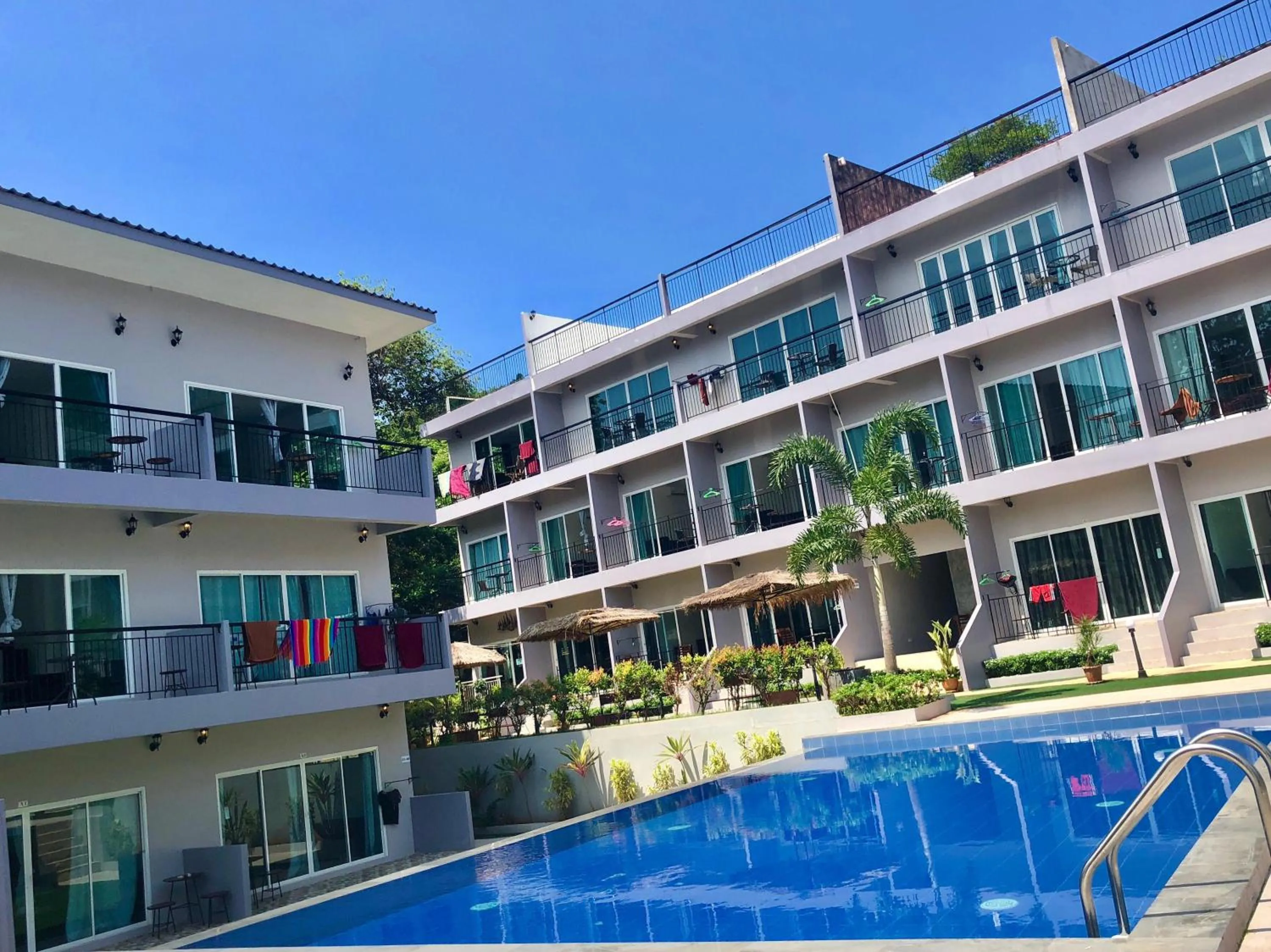 Swimming pool in Pandora