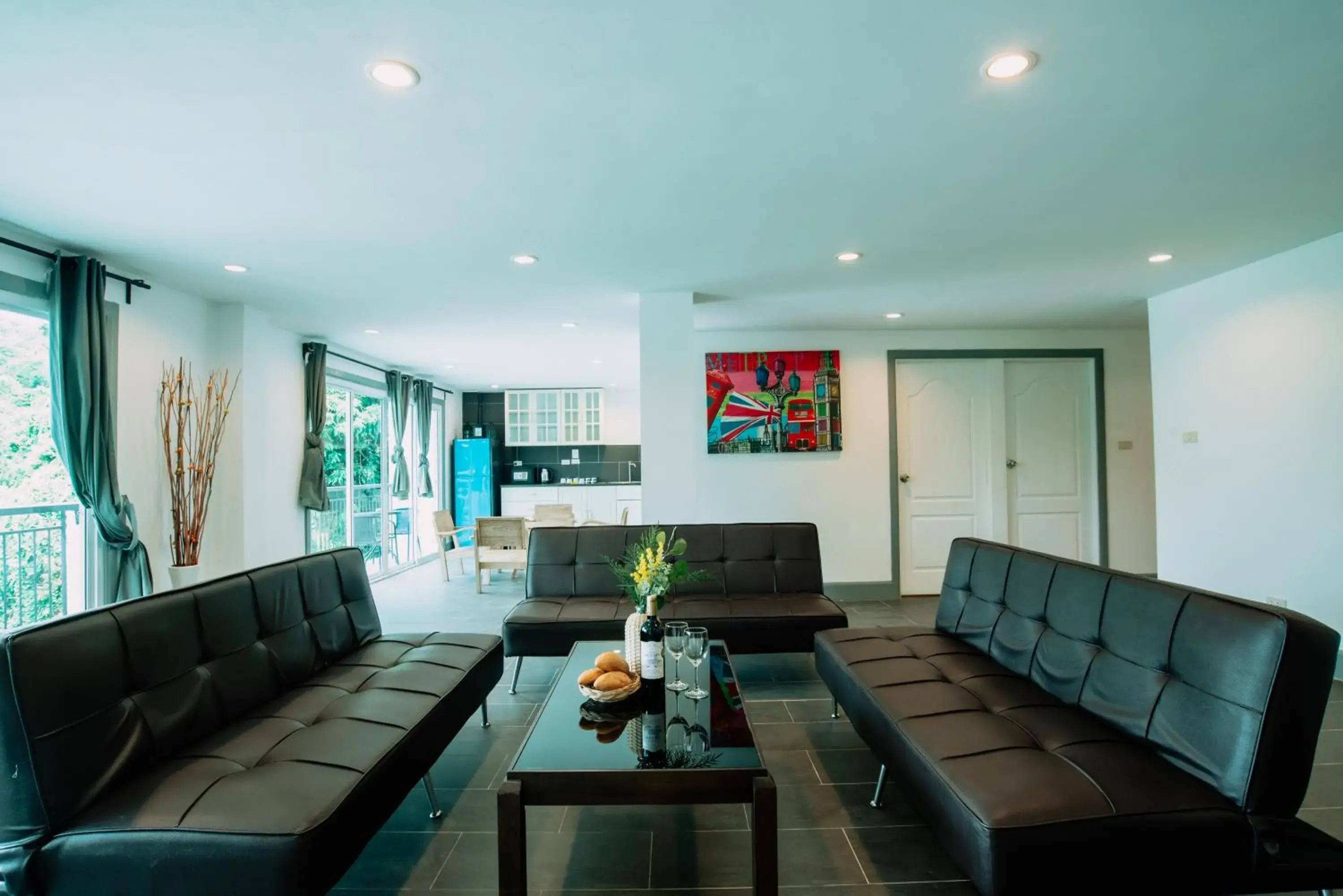 Three-Bedroom Penthouse with Terrace in Pandora Three-Bedroom Penthouse with Terrace in Pandora