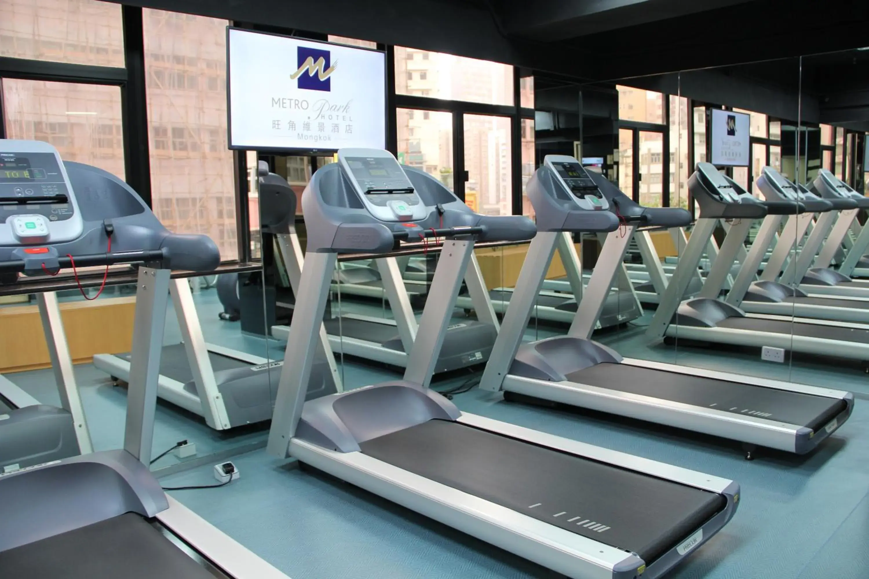 Fitness centre/facilities in Metropark Hotel Mongkok Fitness centre/facilities in Metropark Hotel Mongkok