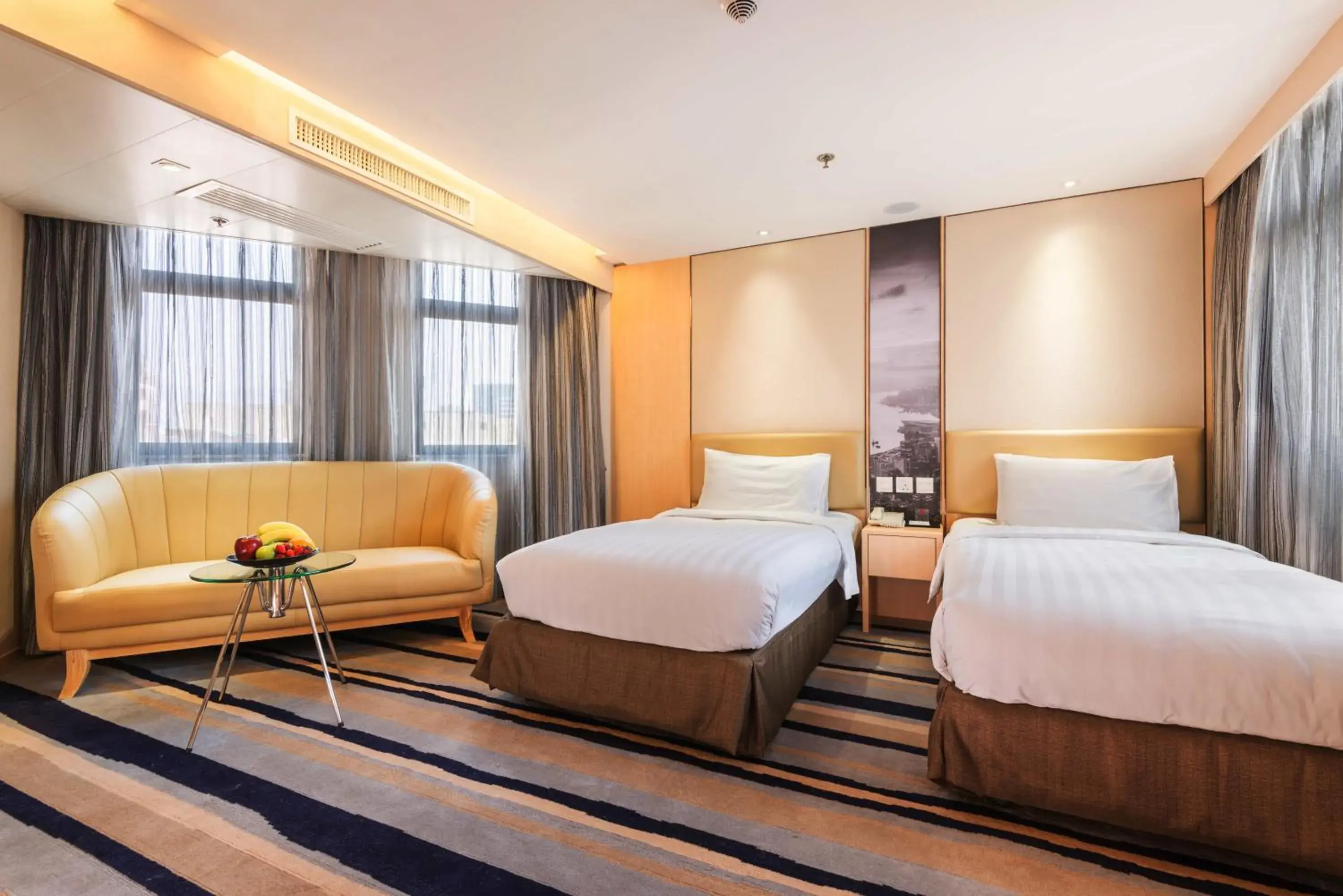 Photo of the whole room, Bed in Metropark Hotel Mongkok Photo of the whole room, Bed in Metropark Hotel Mongkok
